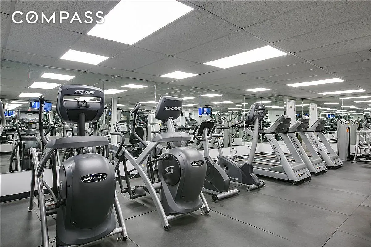 #11 photo, 9-20 166th Street, 뉴욕퀸즈 Whitestone , NY 11357