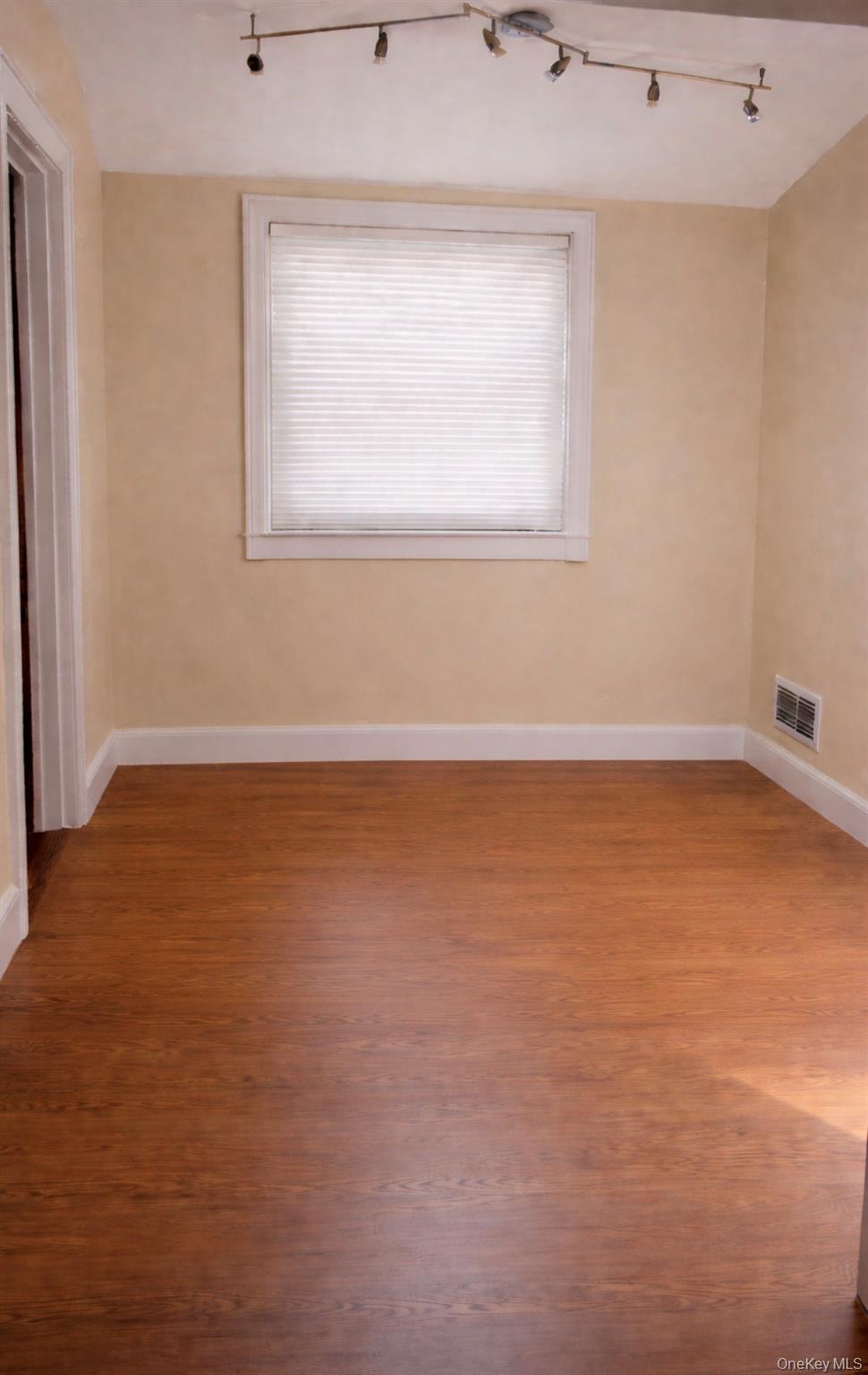 #5 photo, Lindenhurst, Lindenhurst , NY 11757