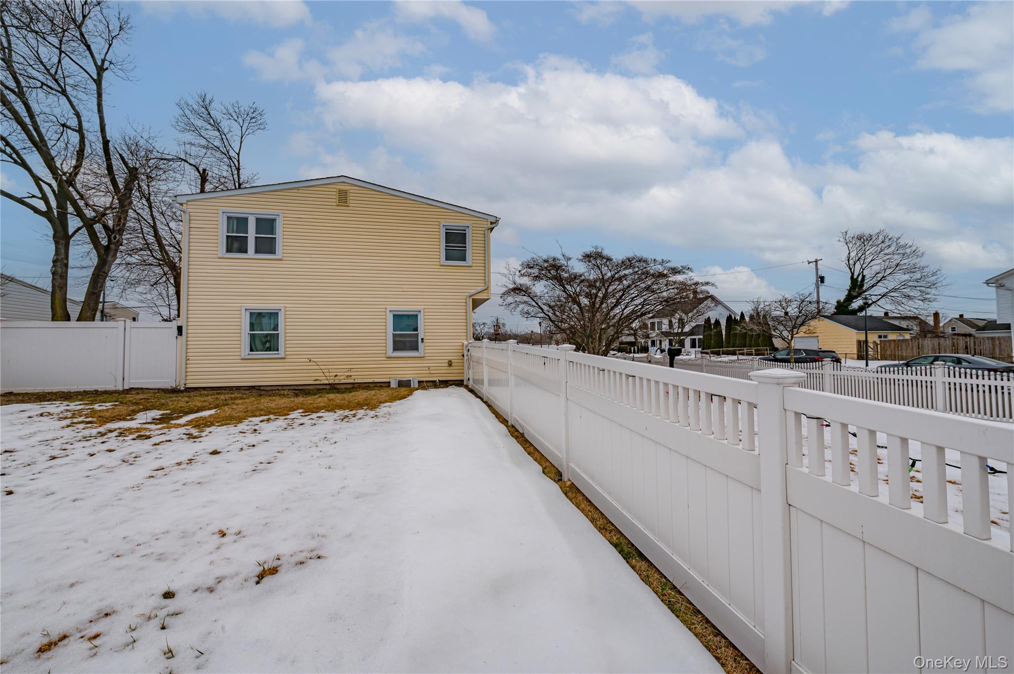 #4 photo, 3 Brook Lane, Levittown , NY 11756