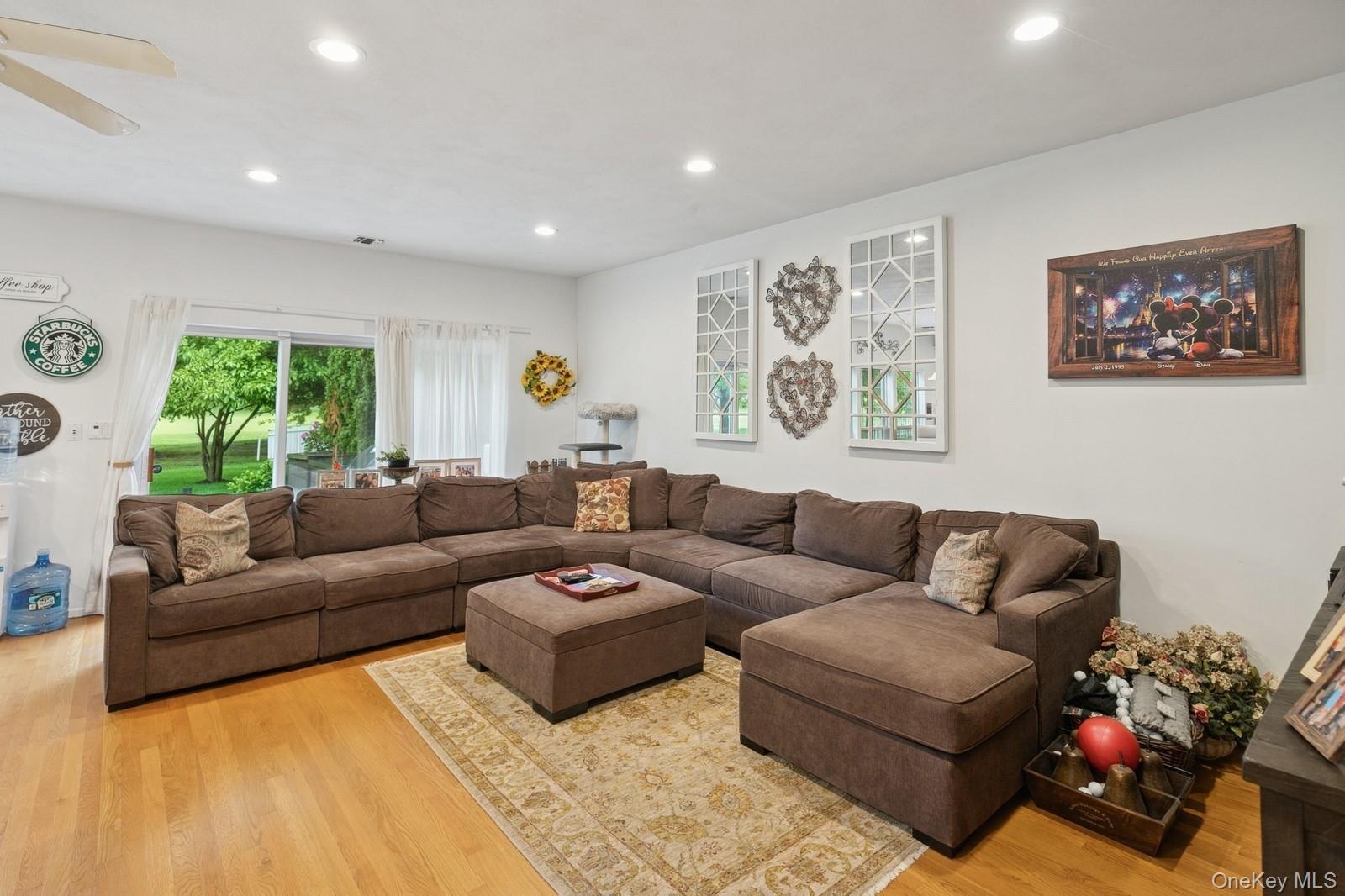 #10 photo, 186 Windwatch Drive, מחוז סאפוק Hauppauge , NY 11788