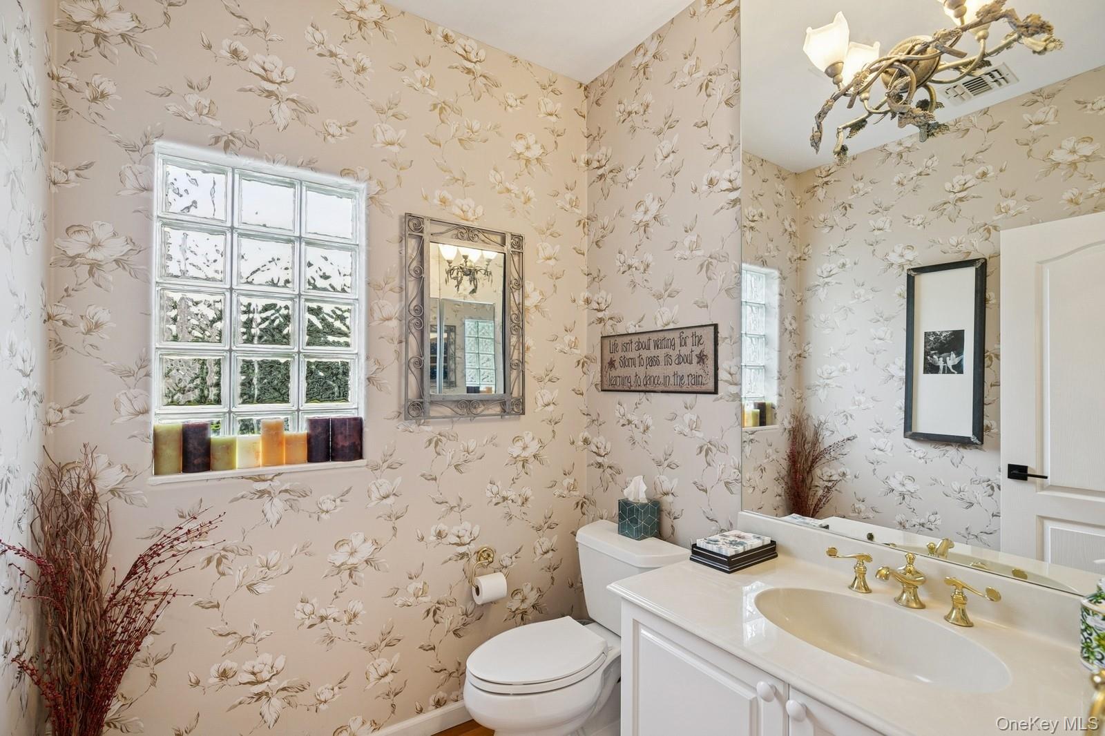 #11 photo, 186 Windwatch Drive, מחוז סאפוק Hauppauge , NY 11788