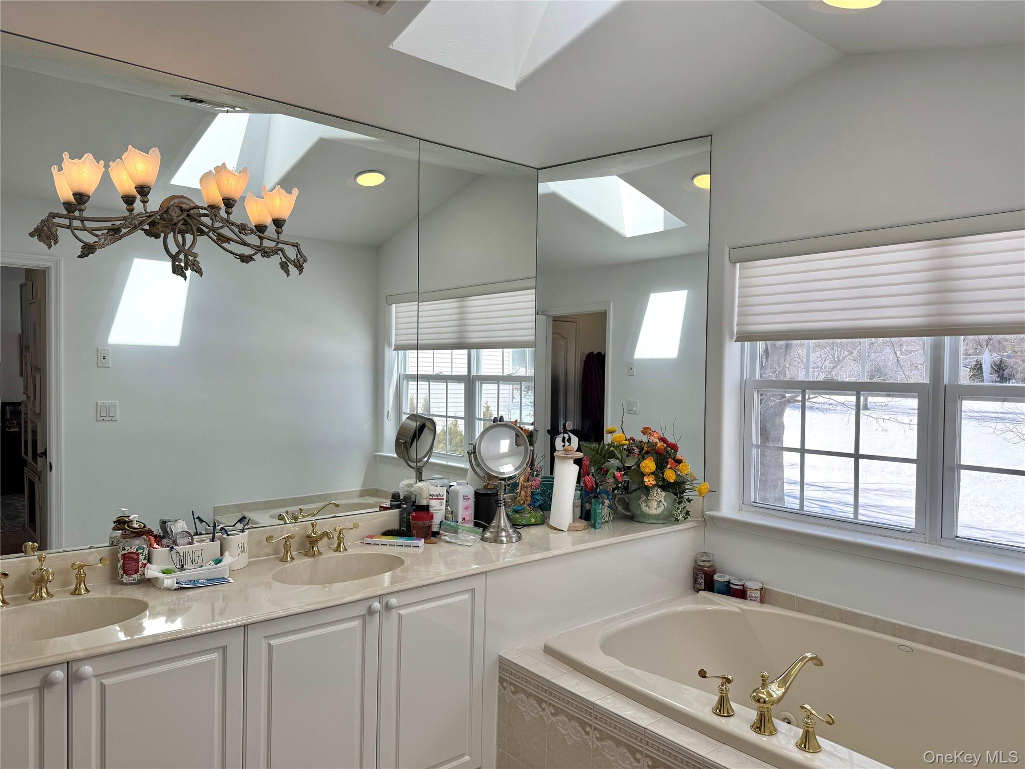 #15 photo, 186 Windwatch Drive, מחוז סאפוק Hauppauge , NY 11788