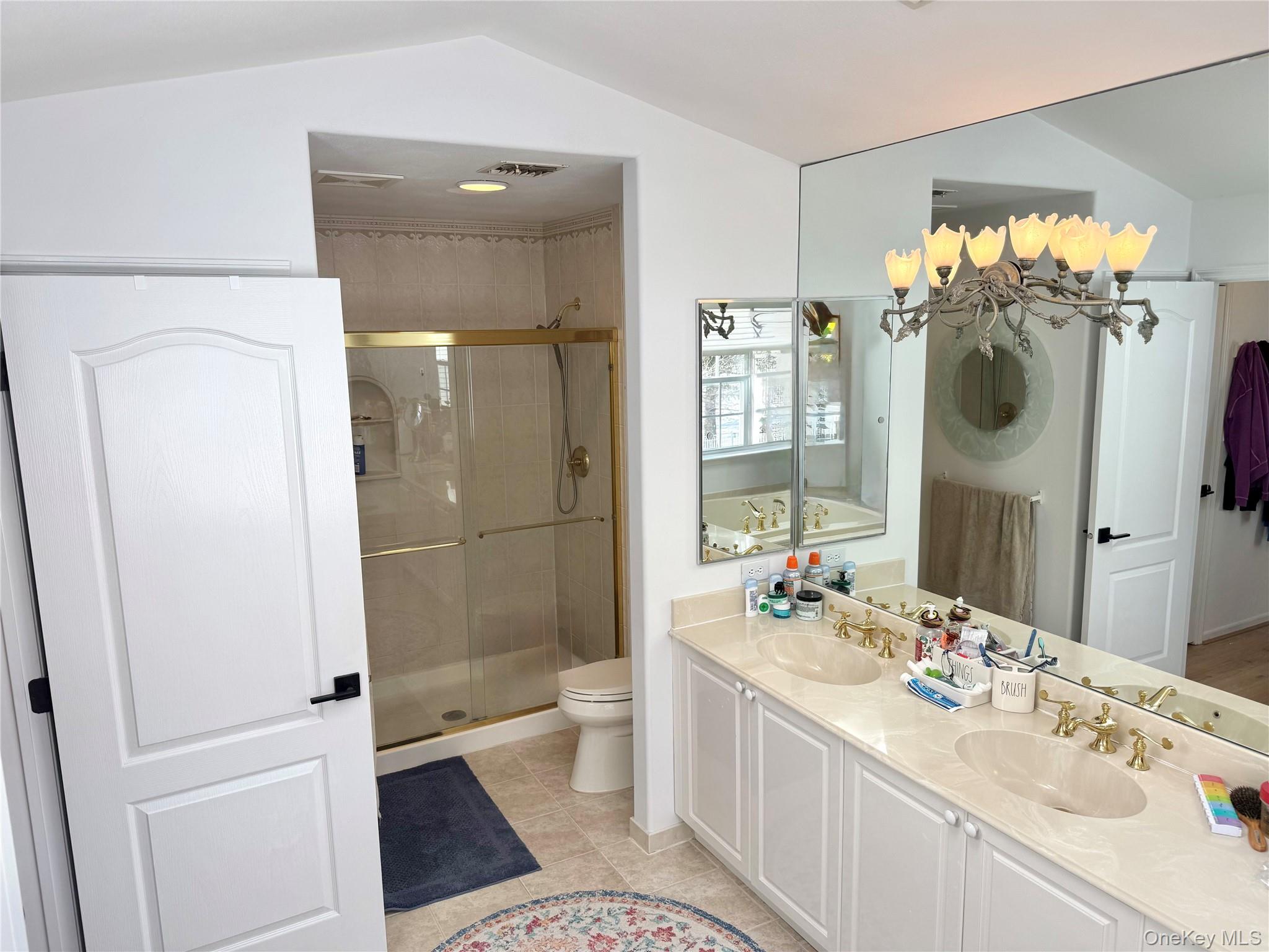 #16 photo, 186 Windwatch Drive, מחוז סאפוק Hauppauge , NY 11788