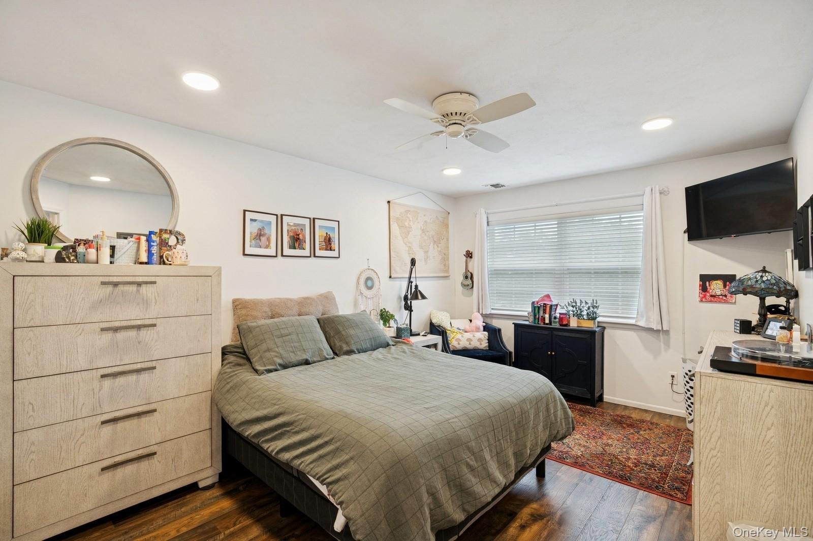 #17 photo, 186 Windwatch Drive, Hauppauge , NY 11788