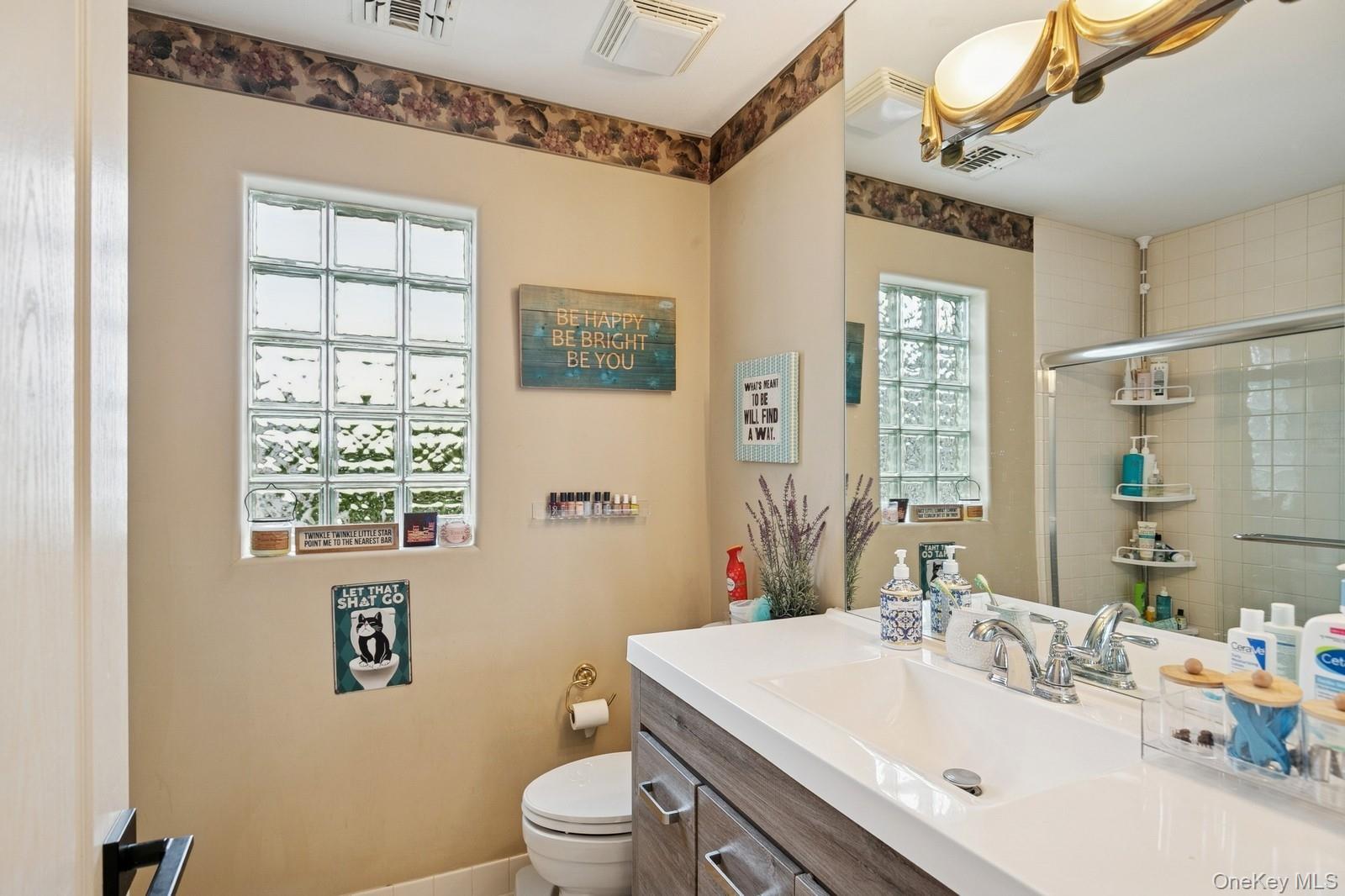 #20 photo, 186 Windwatch Drive, Hauppauge , NY 11788