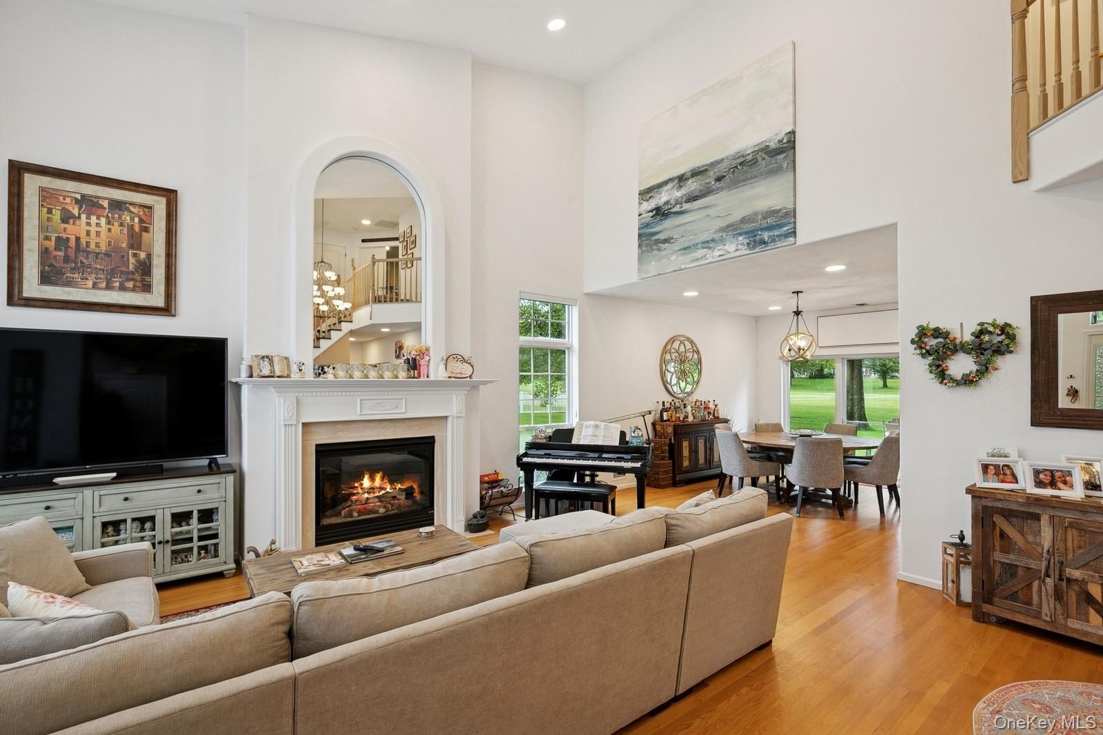 #4 photo, 186 Windwatch Drive, מחוז סאפוק Hauppauge , NY 11788