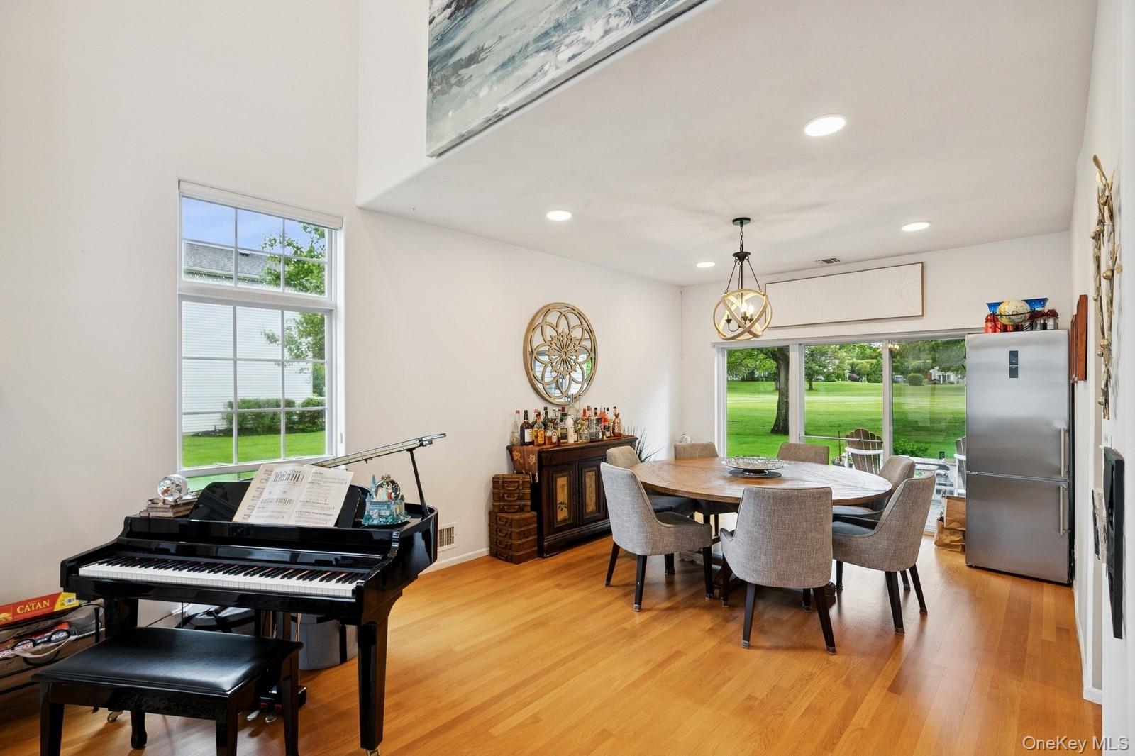 #5 photo, 186 Windwatch Drive, מחוז סאפוק Hauppauge , NY 11788