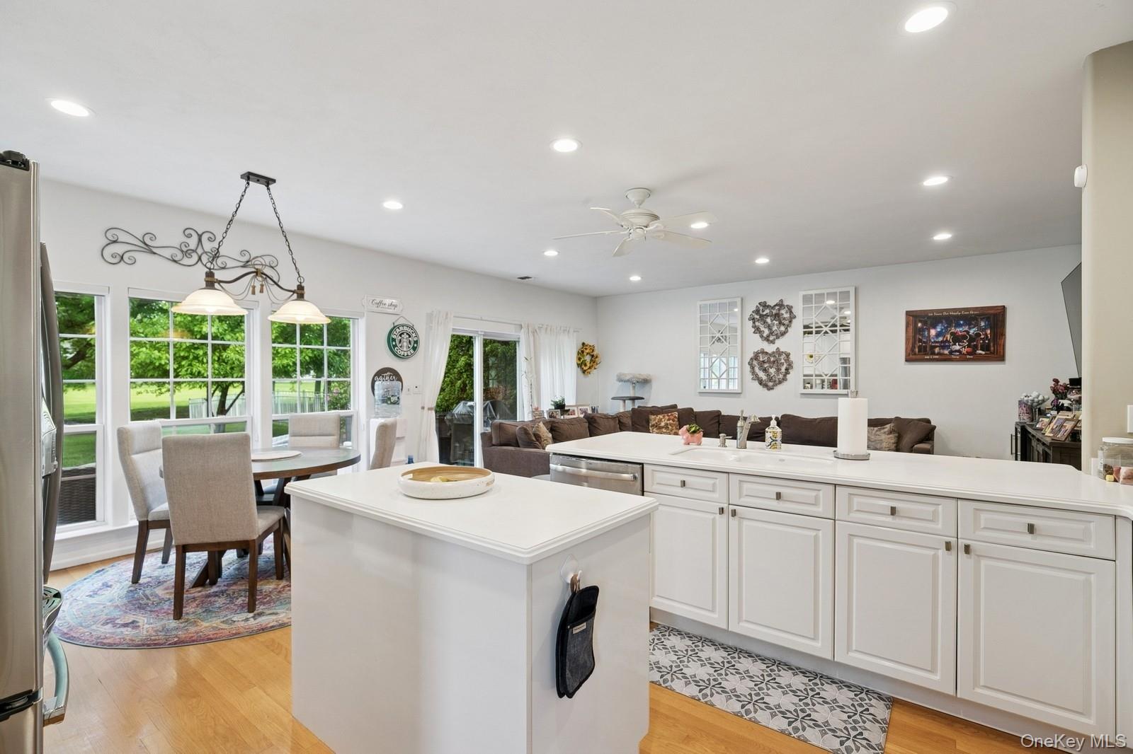 #7 photo, 186 Windwatch Drive, מחוז סאפוק Hauppauge , NY 11788