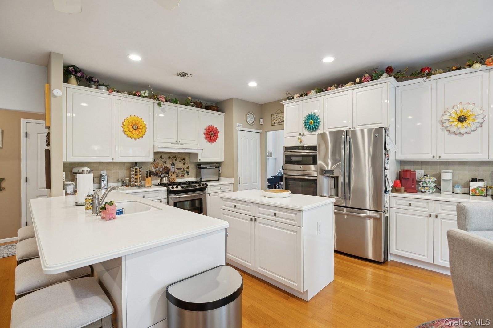 #8 photo, 186 Windwatch Drive, מחוז סאפוק Hauppauge , NY 11788