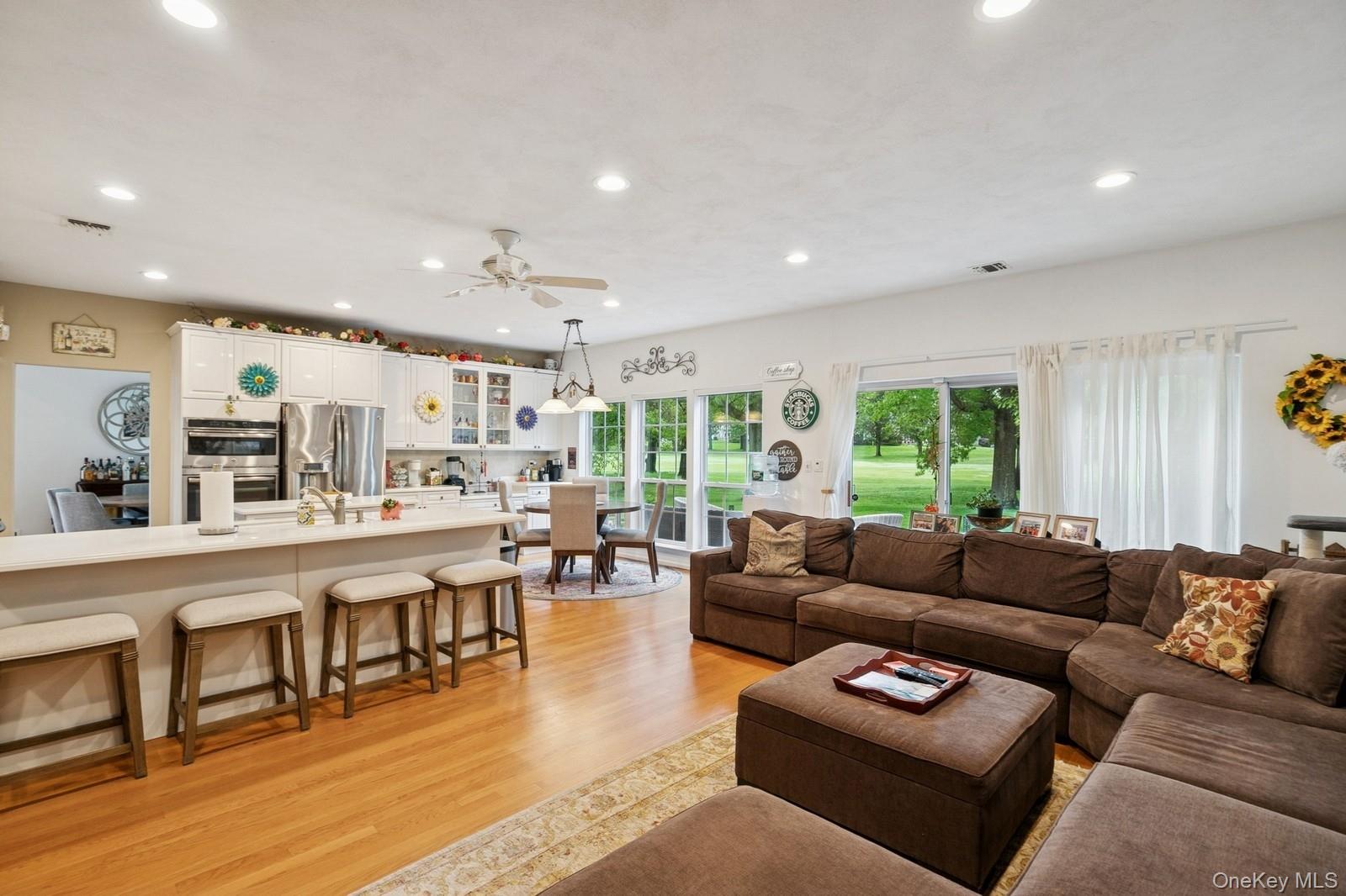 #9 photo, 186 Windwatch Drive, מחוז סאפוק Hauppauge , NY 11788