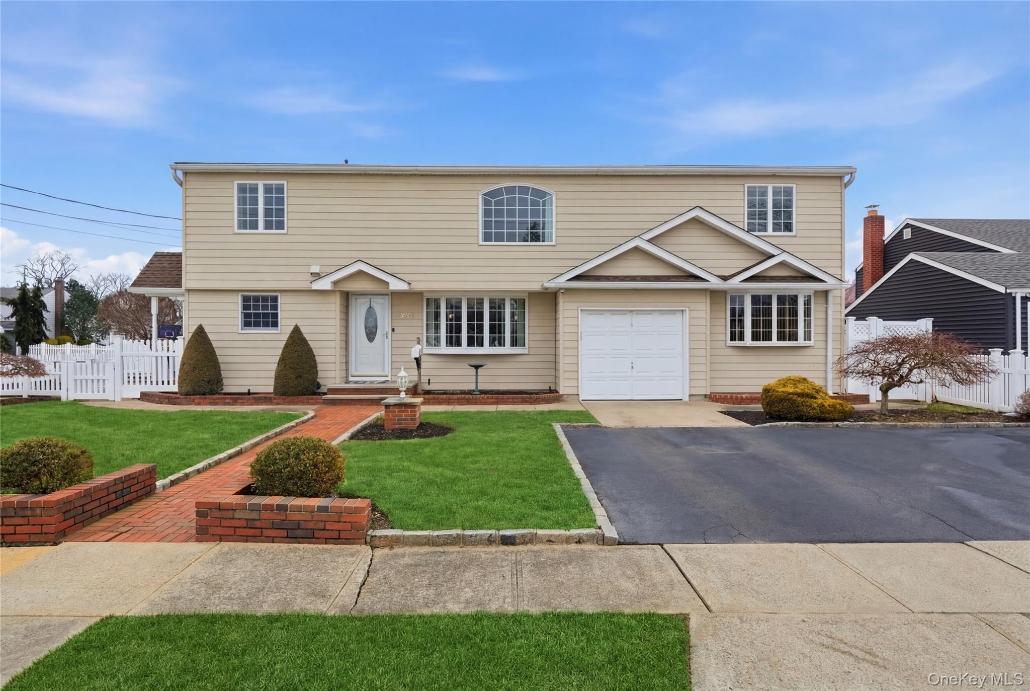 #1 photo, 450 Ocean Avenue, Massapequa Park , NY 11762