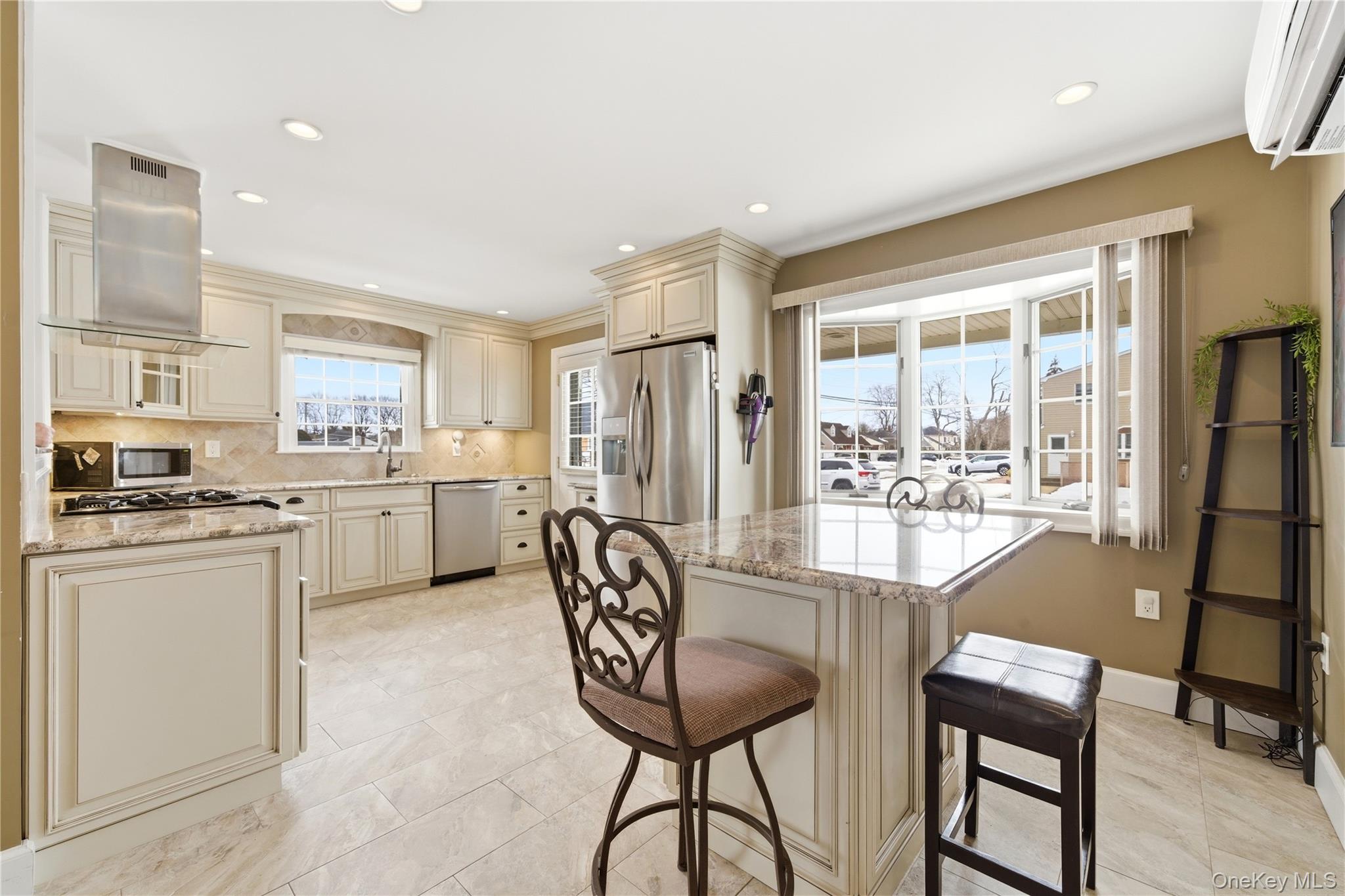 #10 photo, 450 Ocean Avenue, Massapequa Park , NY 11762