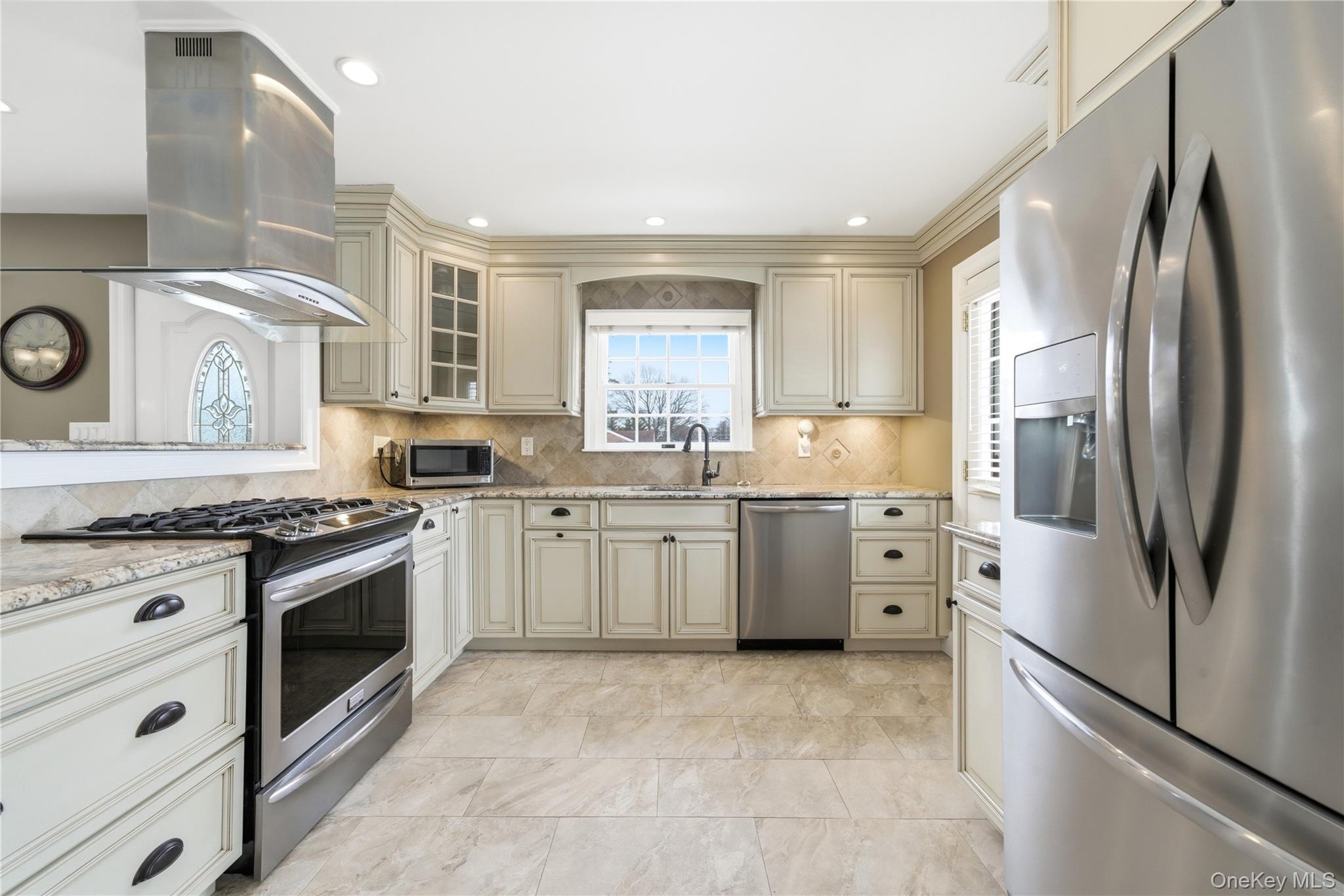 #13 photo, 450 Ocean Avenue, Massapequa Park , NY 11762