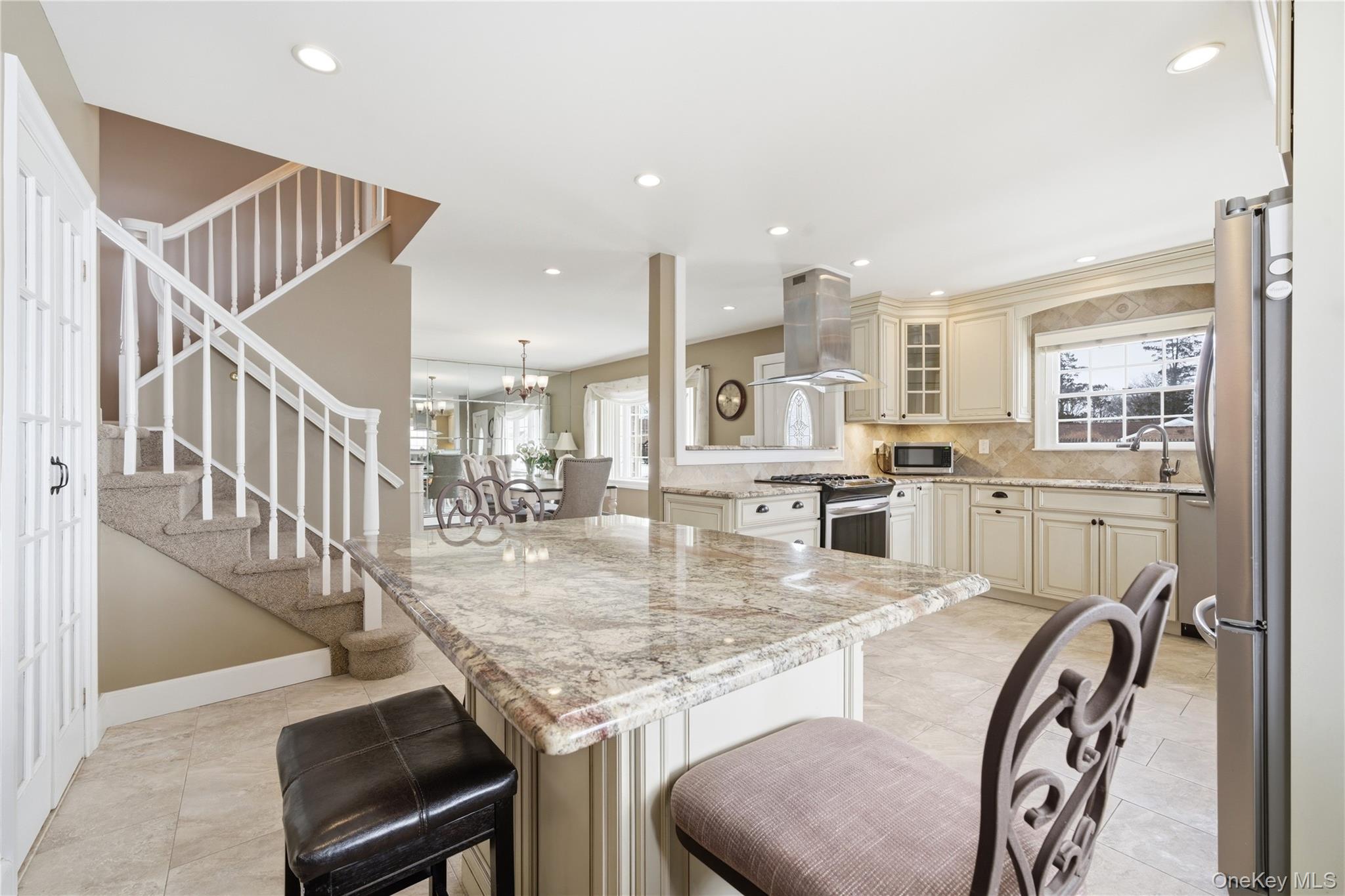 #14 photo, 450 Ocean Avenue, Massapequa Park , NY 11762