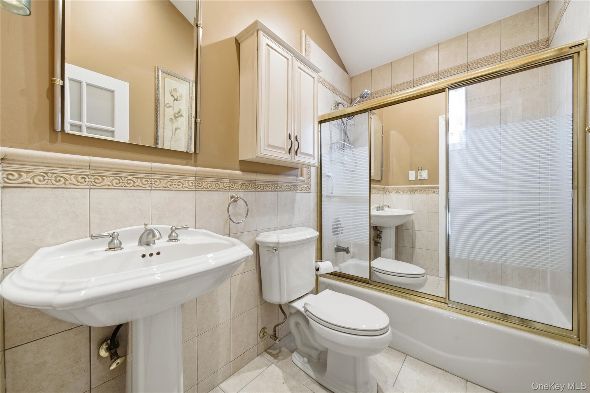 #18 photo, 450 Ocean Avenue, Massapequa Park , NY 11762