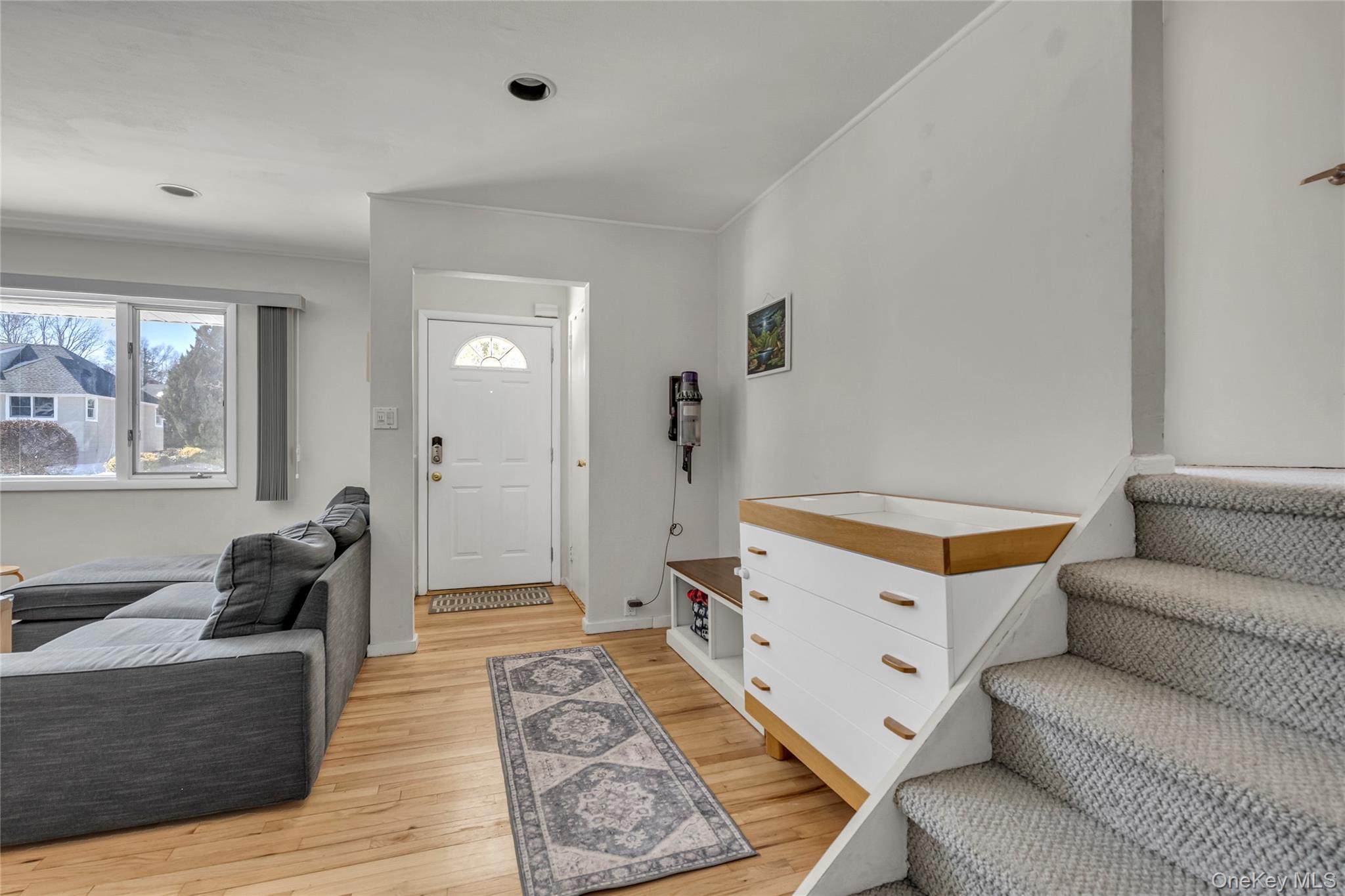 #2 photo, 34 Roxbury Road, Port Washington , NY 11050