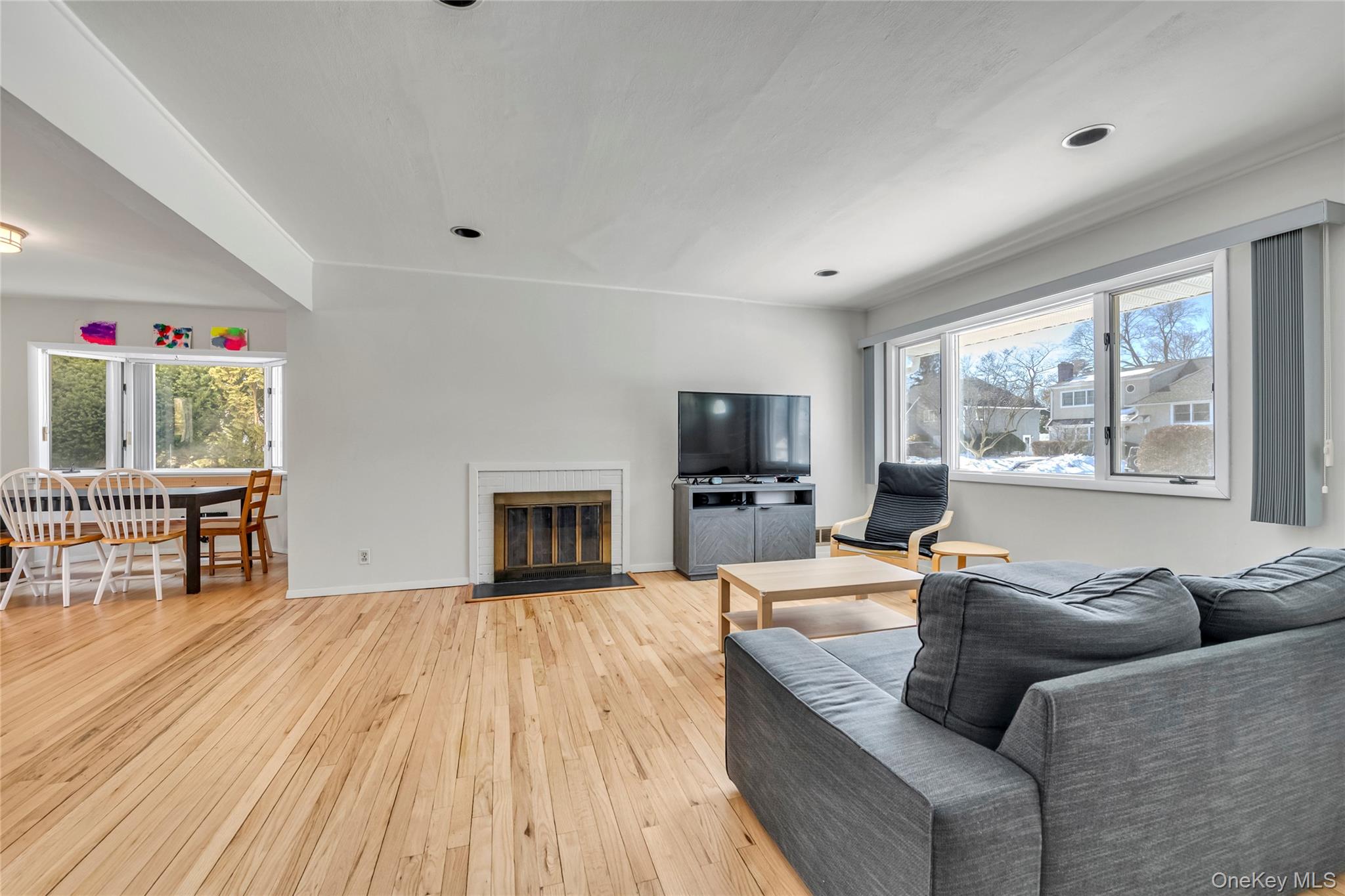 #4 photo, 34 Roxbury Road, Port Washington , NY 11050