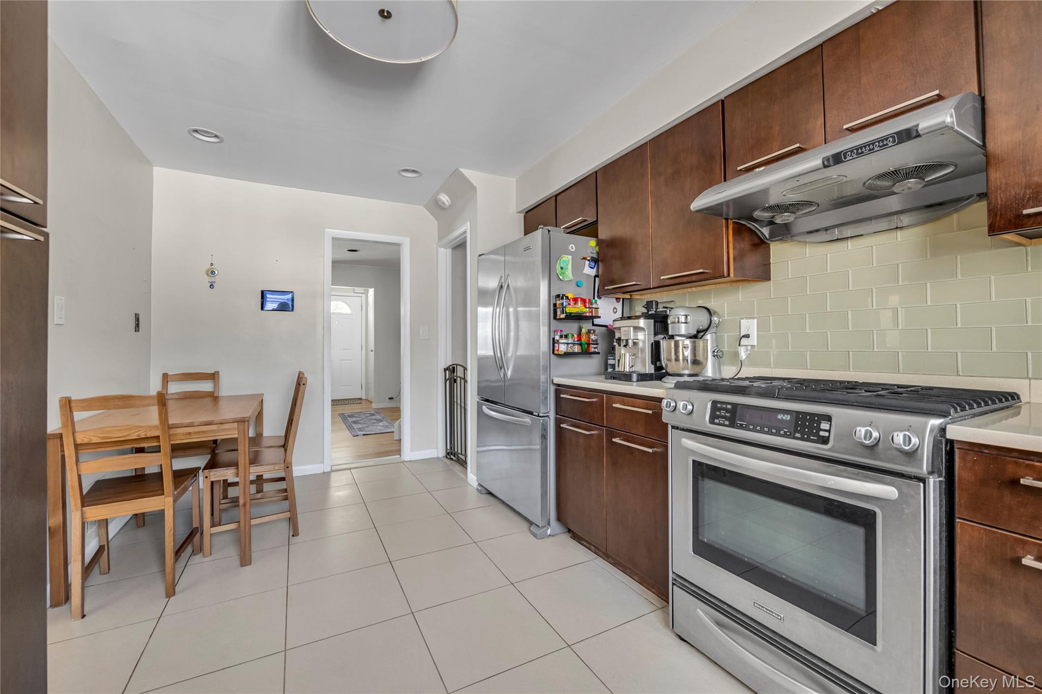 #8 photo, 34 Roxbury Road, Port Washington , NY 11050