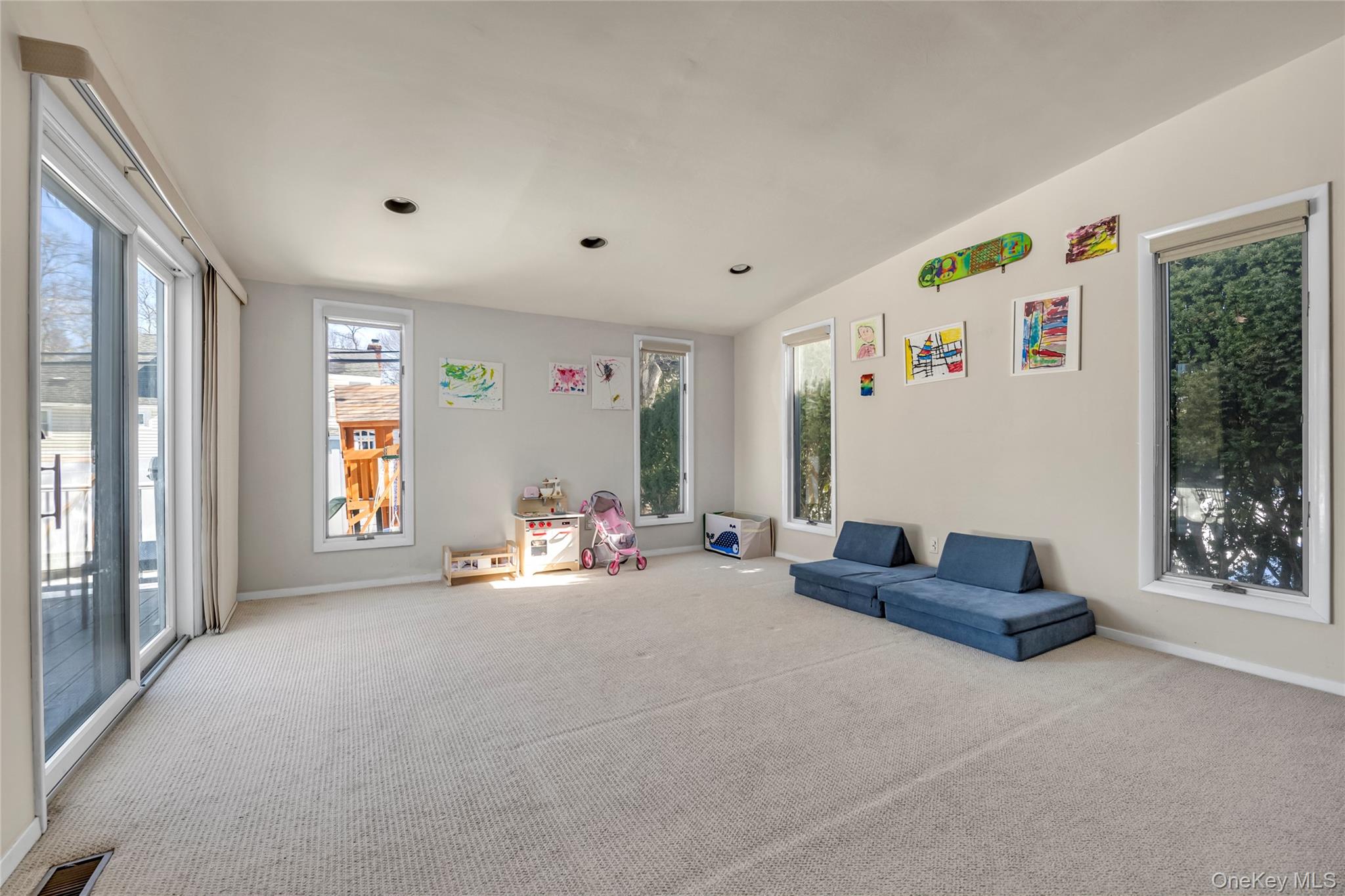 #9 photo, 34 Roxbury Road, Port Washington , NY 11050