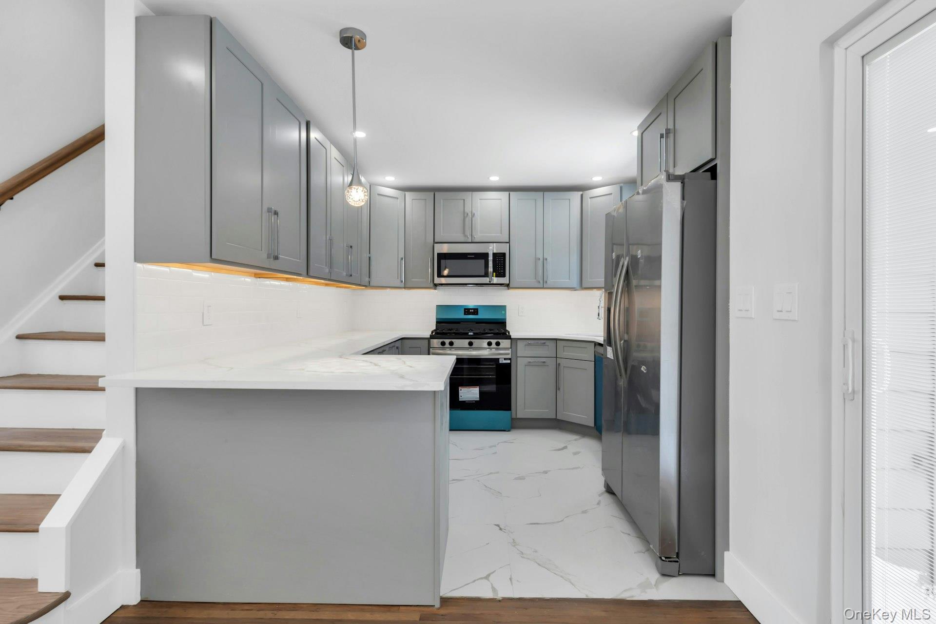 #5 photo, 11 Barbara Drive, Farmingdale , NY 11735