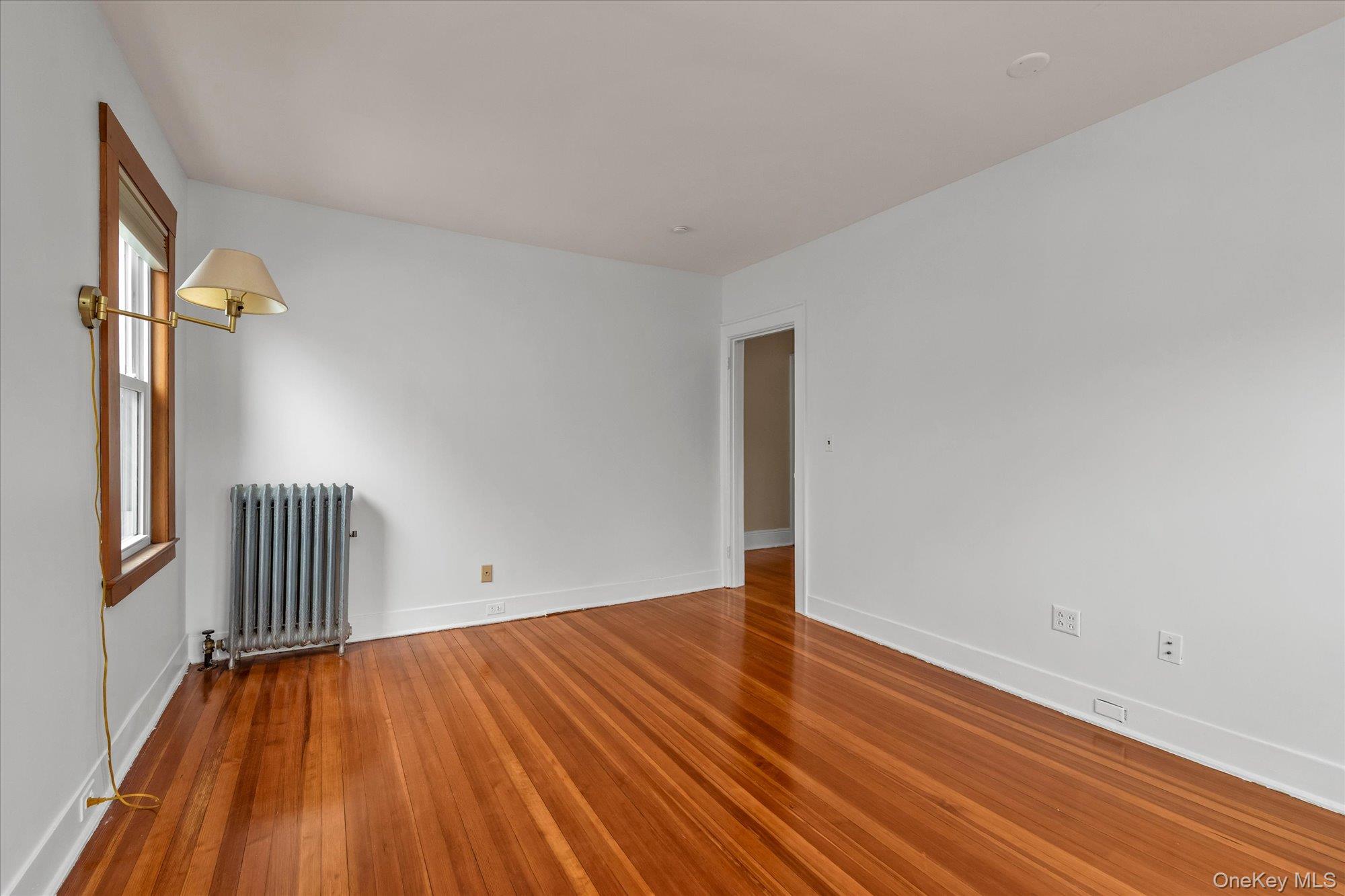 #13 photo, 23 Thompson Place, ناسو Lynbrook , NY 11563