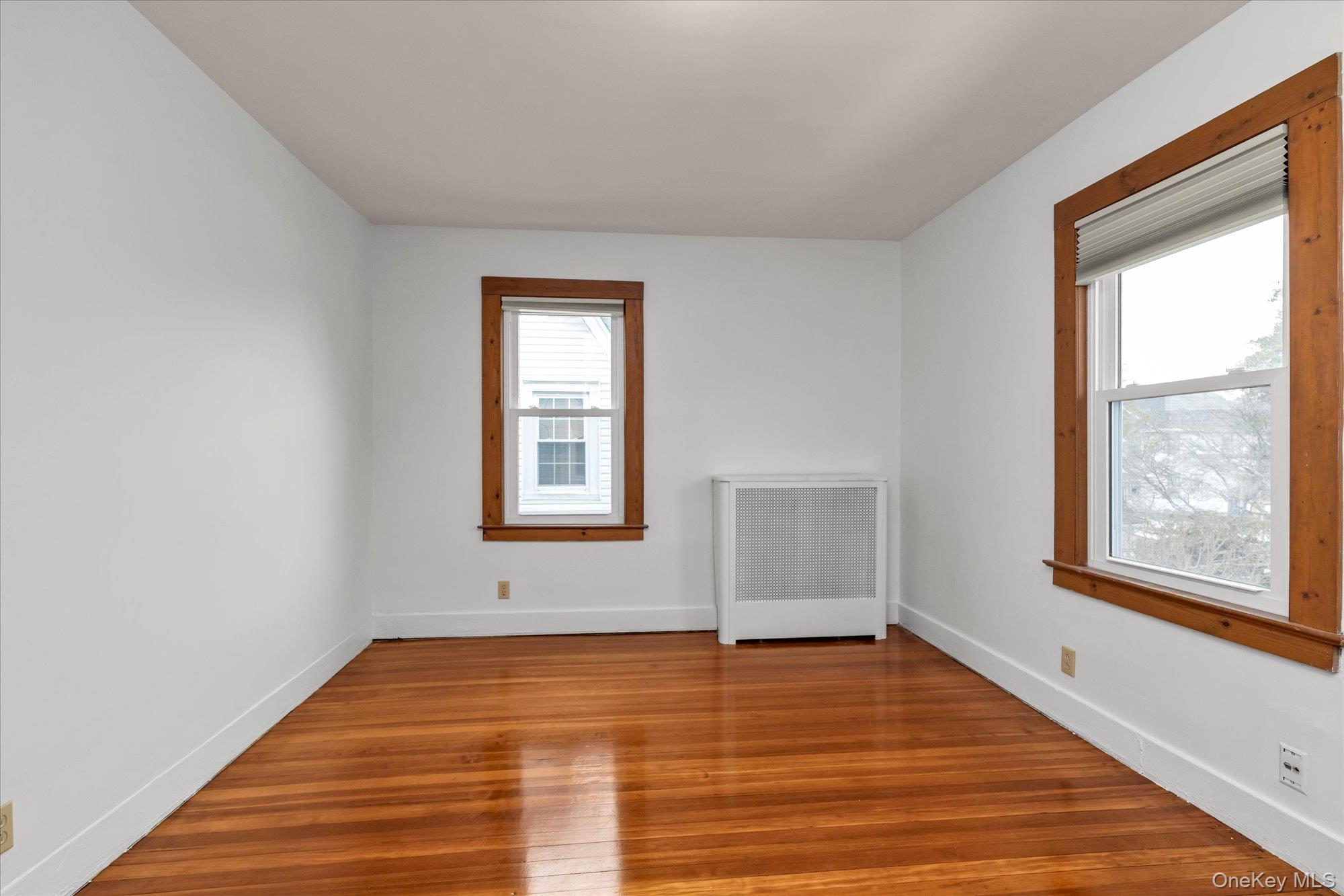 #16 photo, 23 Thompson Place, ناسو Lynbrook , NY 11563