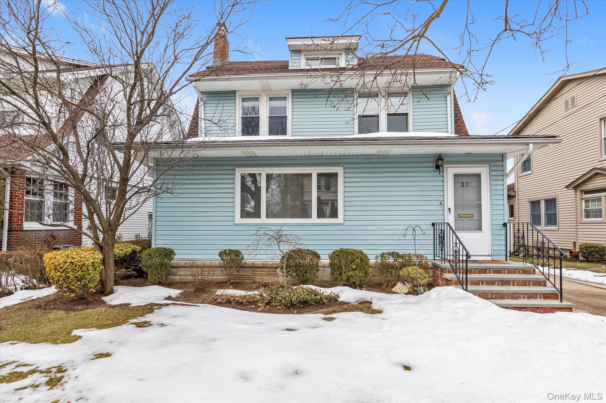 #2 photo, 23 Thompson Place, ناسو Lynbrook , NY 11563