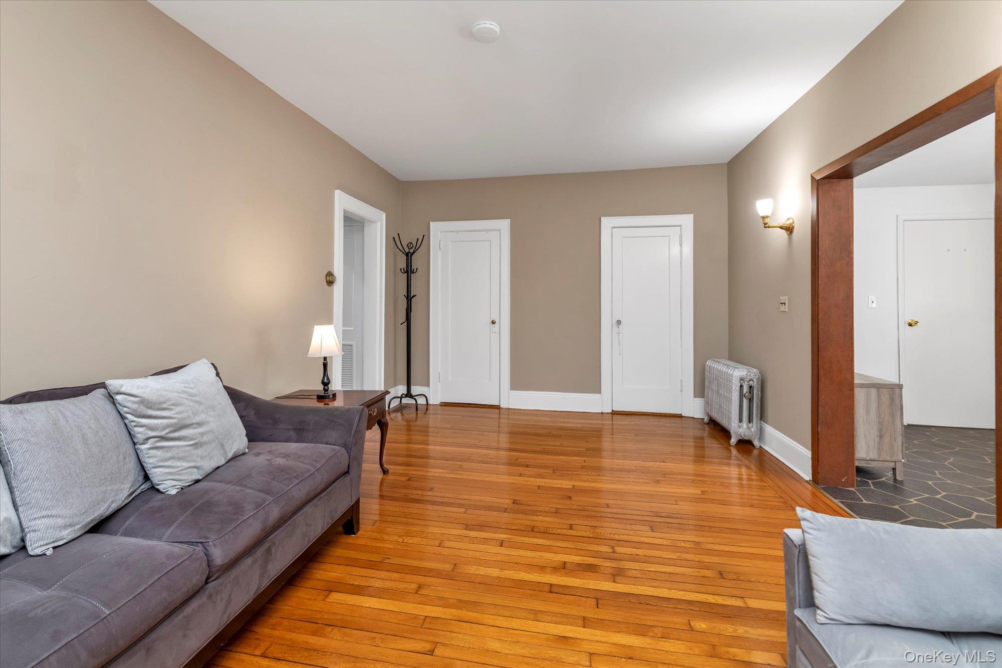 #6 photo, 23 Thompson Place, ناسو Lynbrook , NY 11563