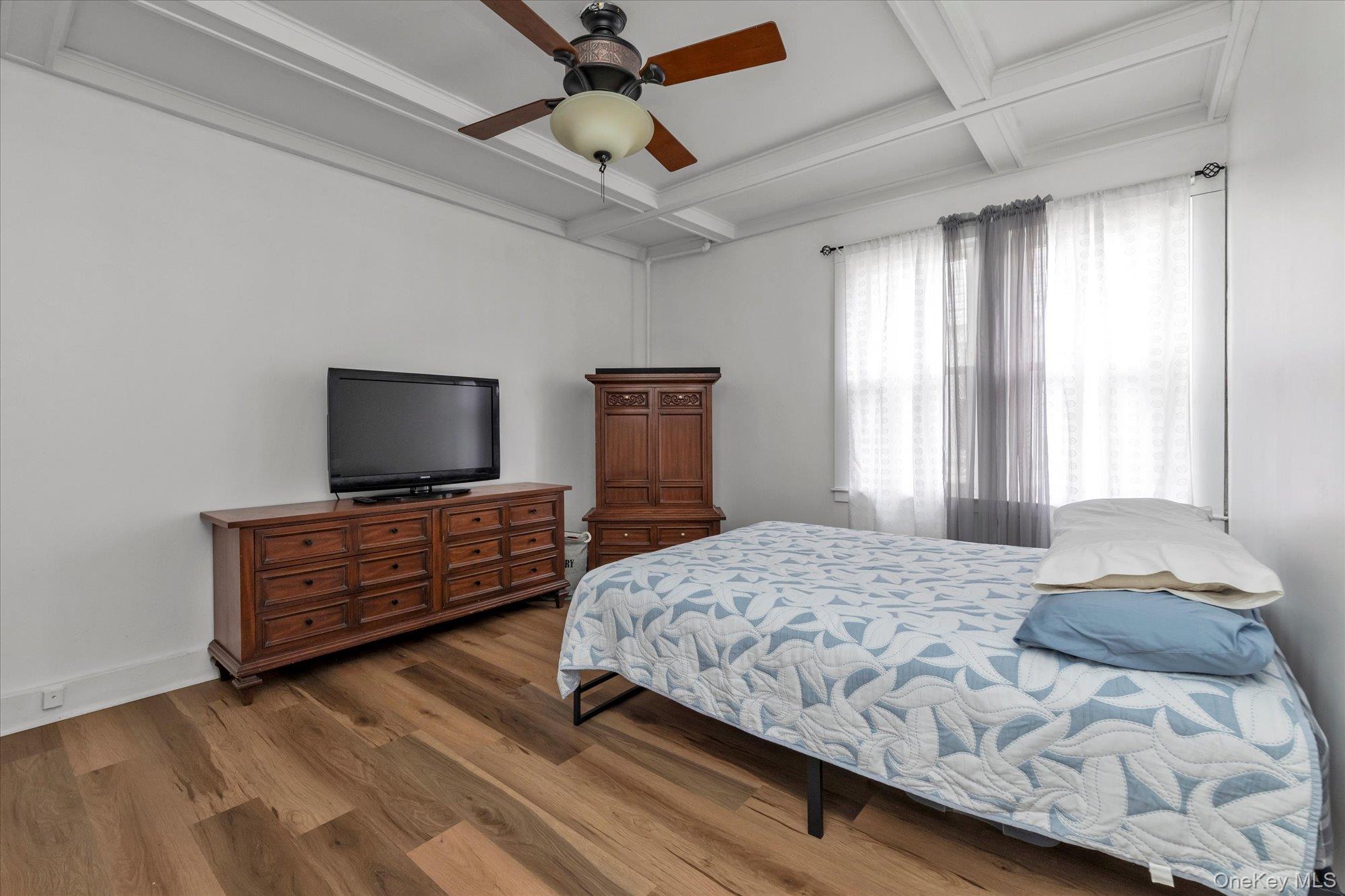 #9 photo, 23 Thompson Place, ناسو Lynbrook , NY 11563