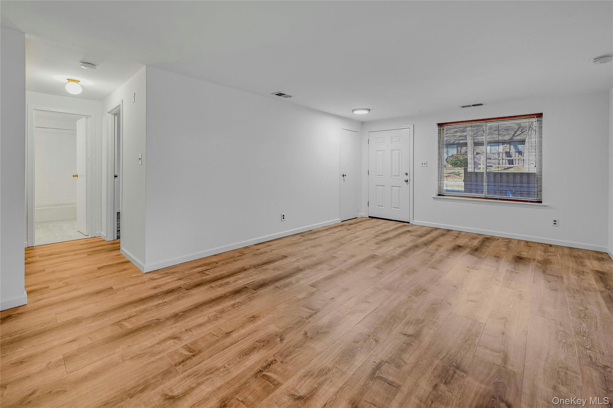 #10 photo, 174 Sagamore Hills Drive, 롱 아일랜드 Port Jefferson Station , NY 11776