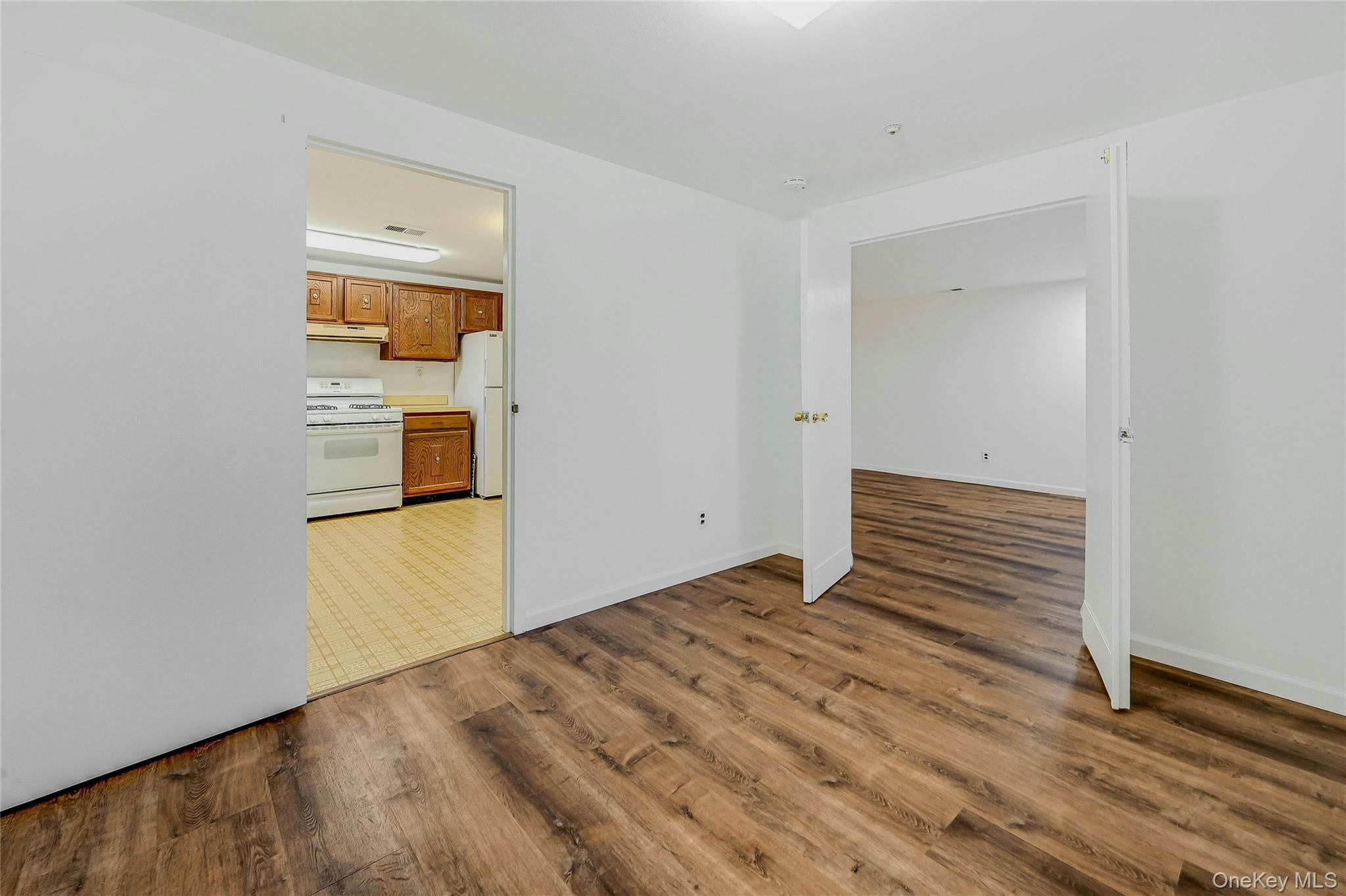 #17 photo, 174 Sagamore Hills Drive, 롱 아일랜드 Port Jefferson Station , NY 11776