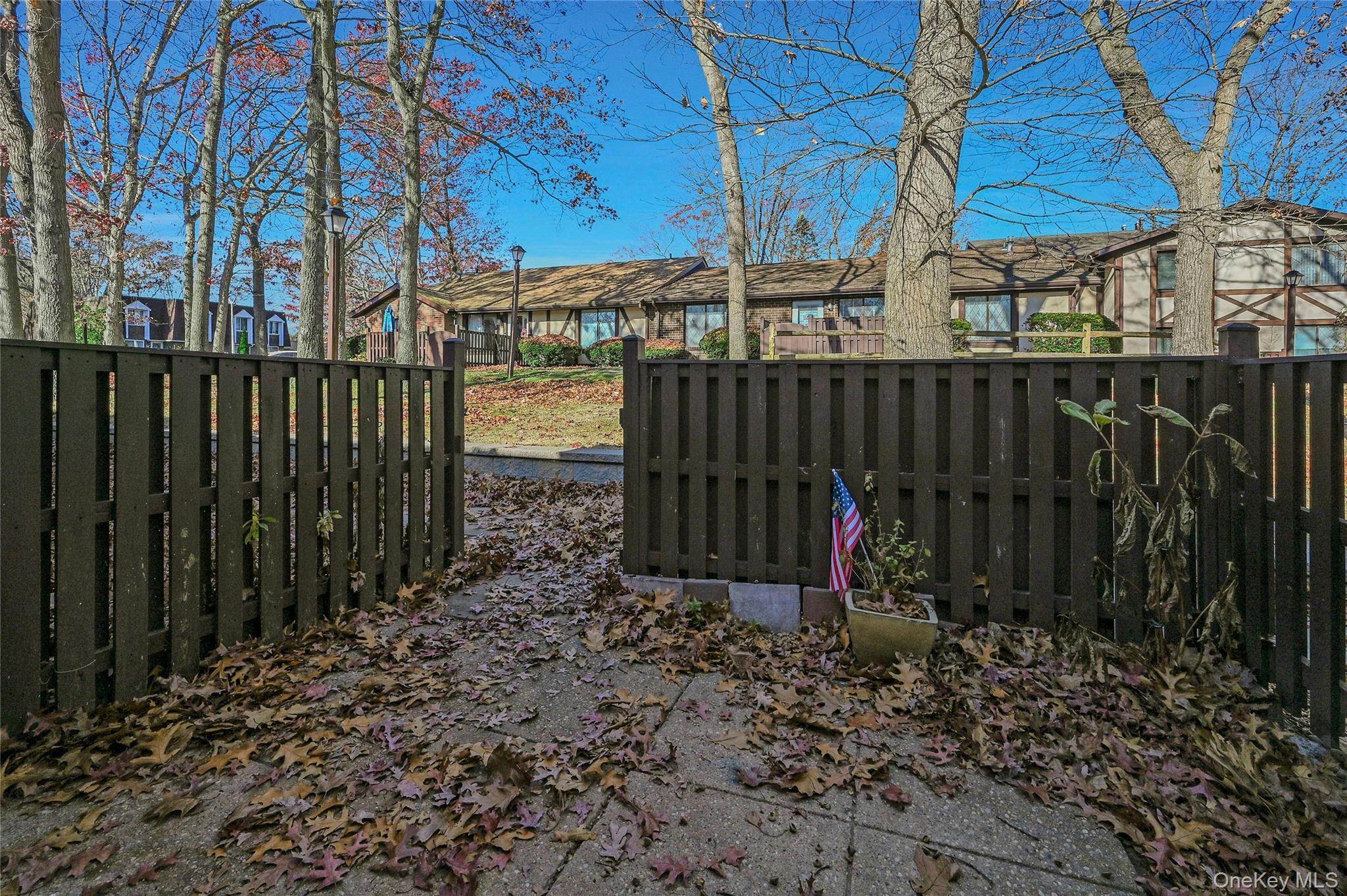 #2 photo, 174 Sagamore Hills Drive, 롱 아일랜드 Port Jefferson Station , NY 11776