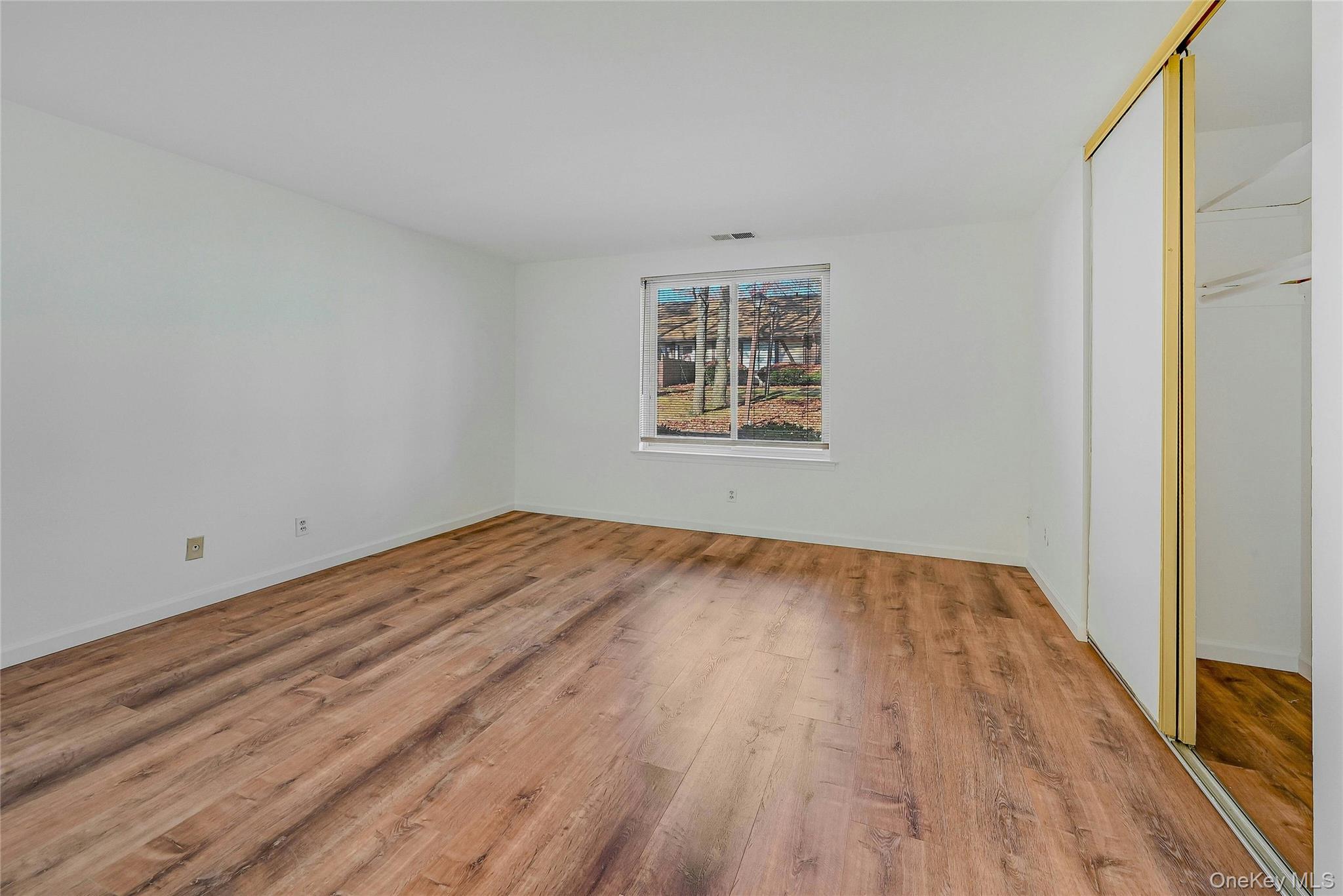 #5 photo, 174 Sagamore Hills Drive, 롱 아일랜드 Port Jefferson Station , NY 11776