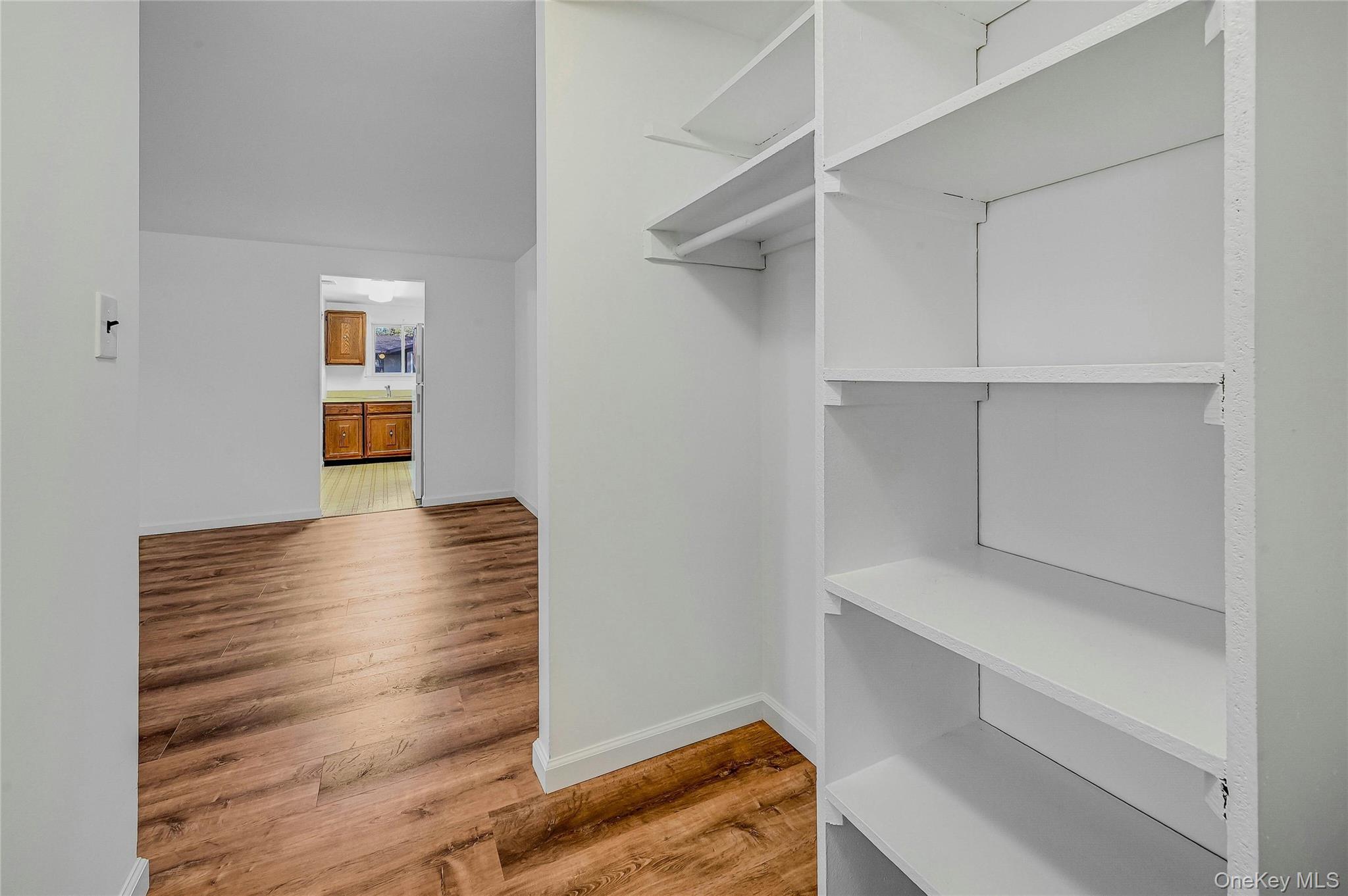 #8 photo, 174 Sagamore Hills Drive, 롱 아일랜드 Port Jefferson Station , NY 11776