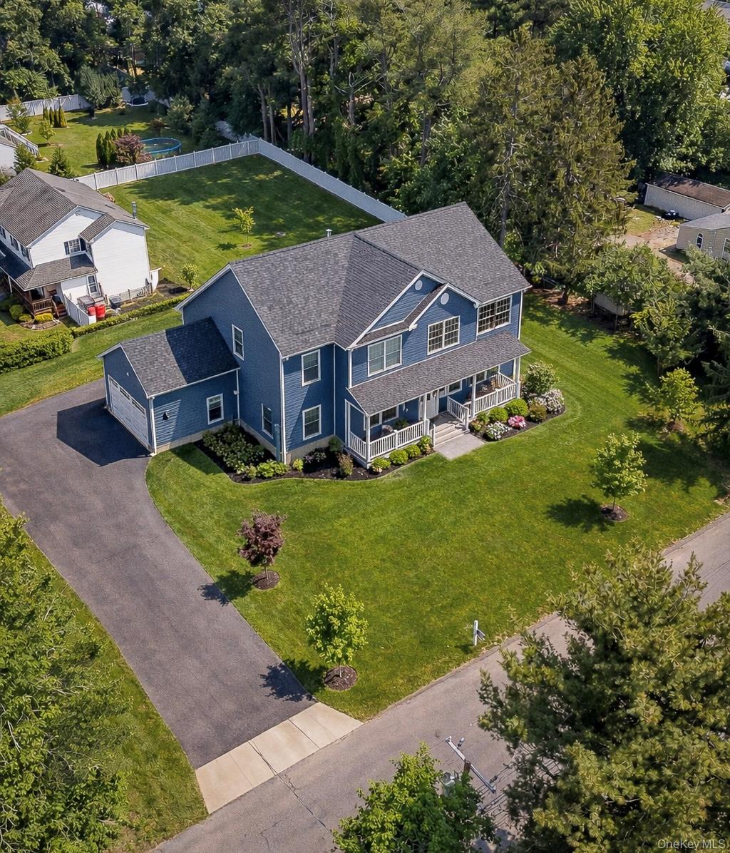 #1 photo, 85 N Howell Avenue, 롱 아일랜드 Centereach , NY 11720