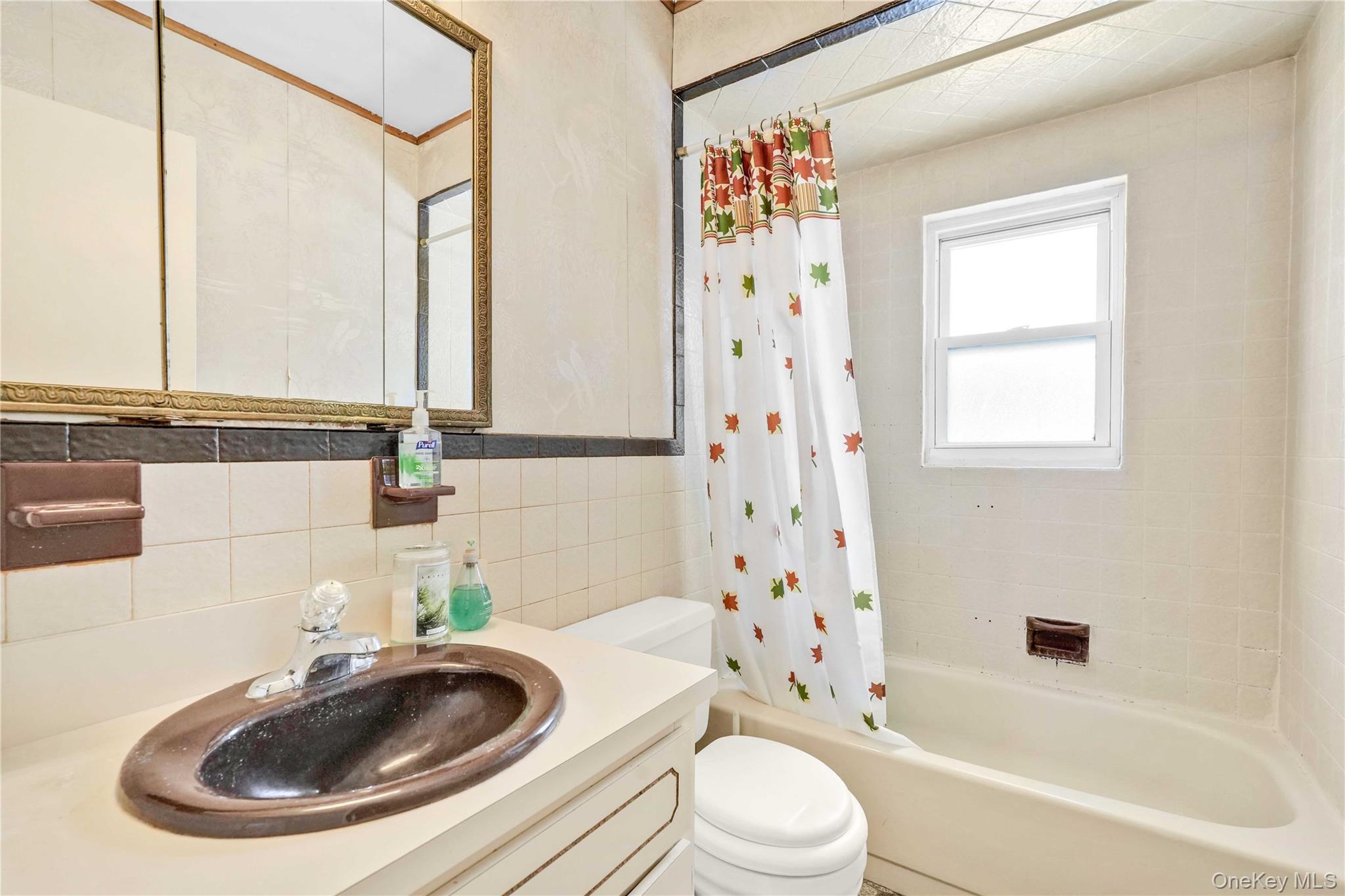 #11 photo, 1097 Carll Drive, Bay Shore , NY 11706