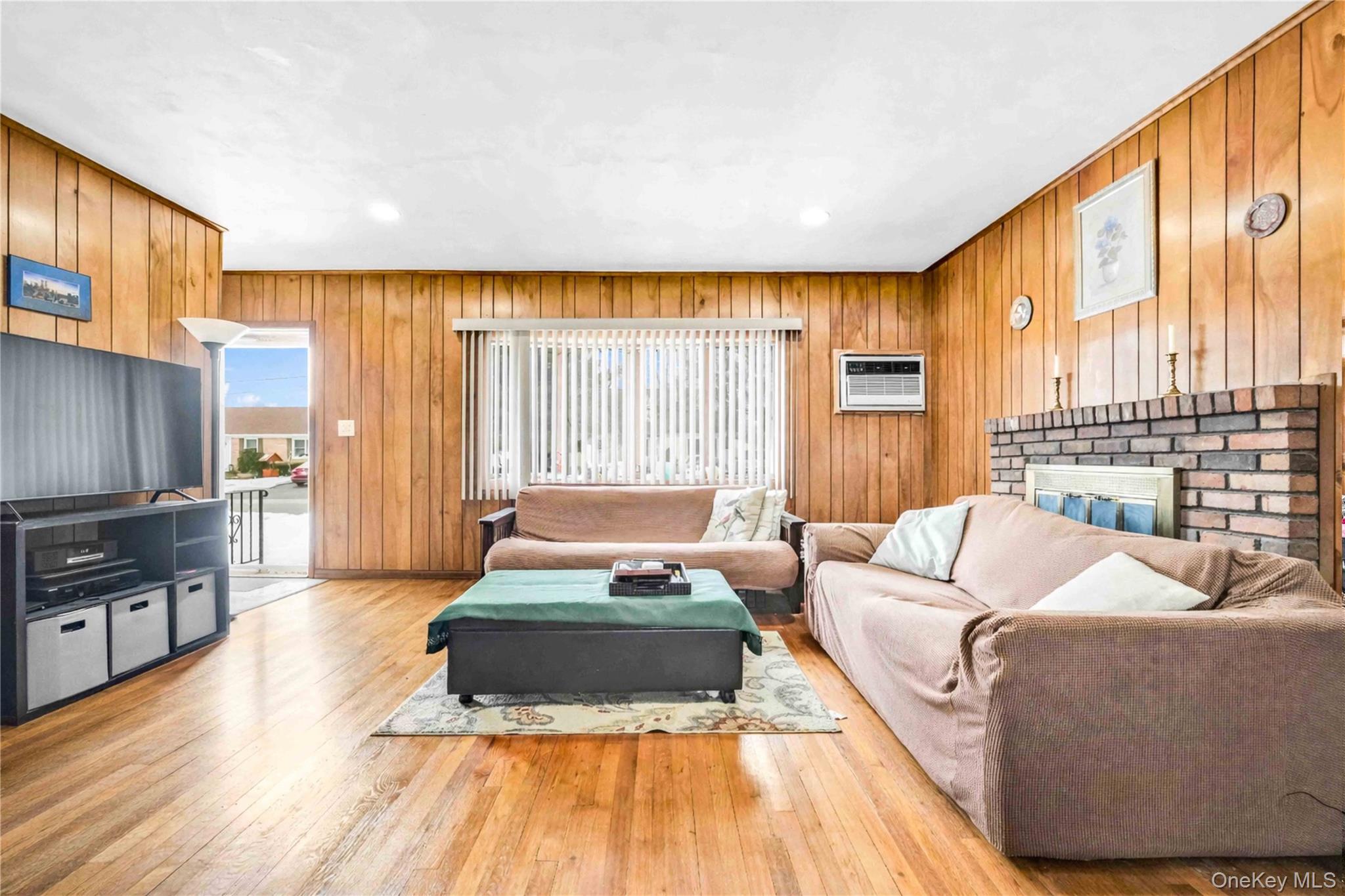 #4 photo, 1097 Carll Drive, Bay Shore , NY 11706