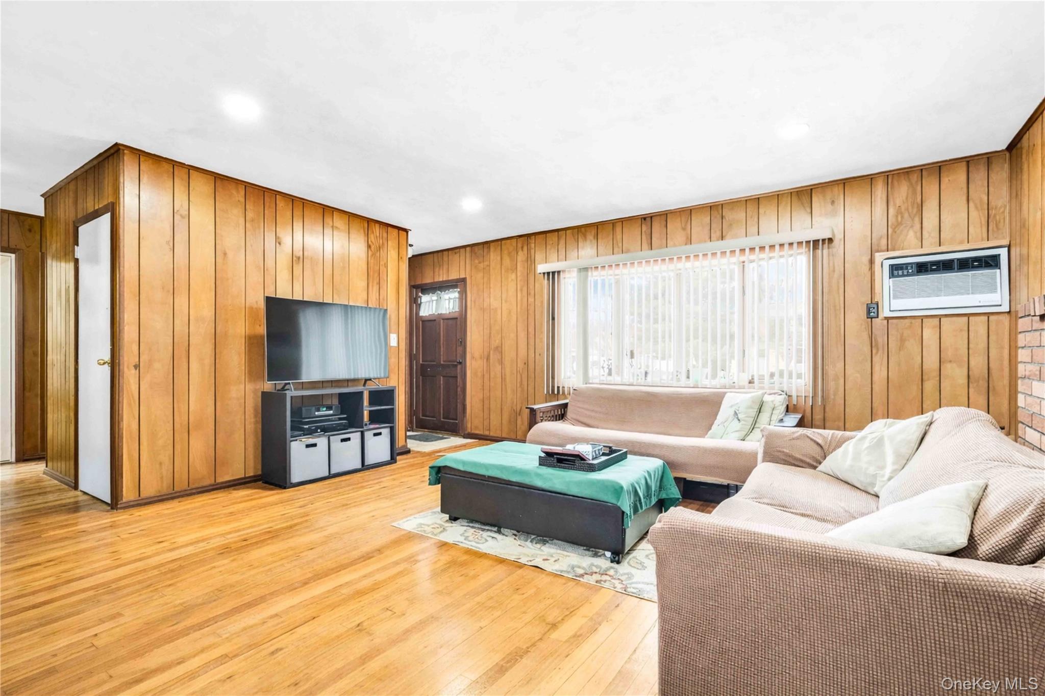 #5 photo, 1097 Carll Drive, Bay Shore , NY 11706