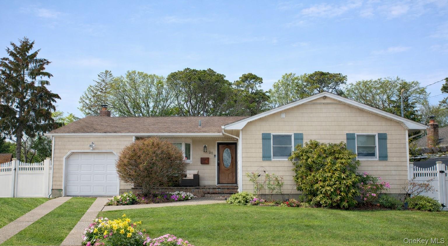 #1 photo, 22 Berkshire Road, West Babylon , NY 11704