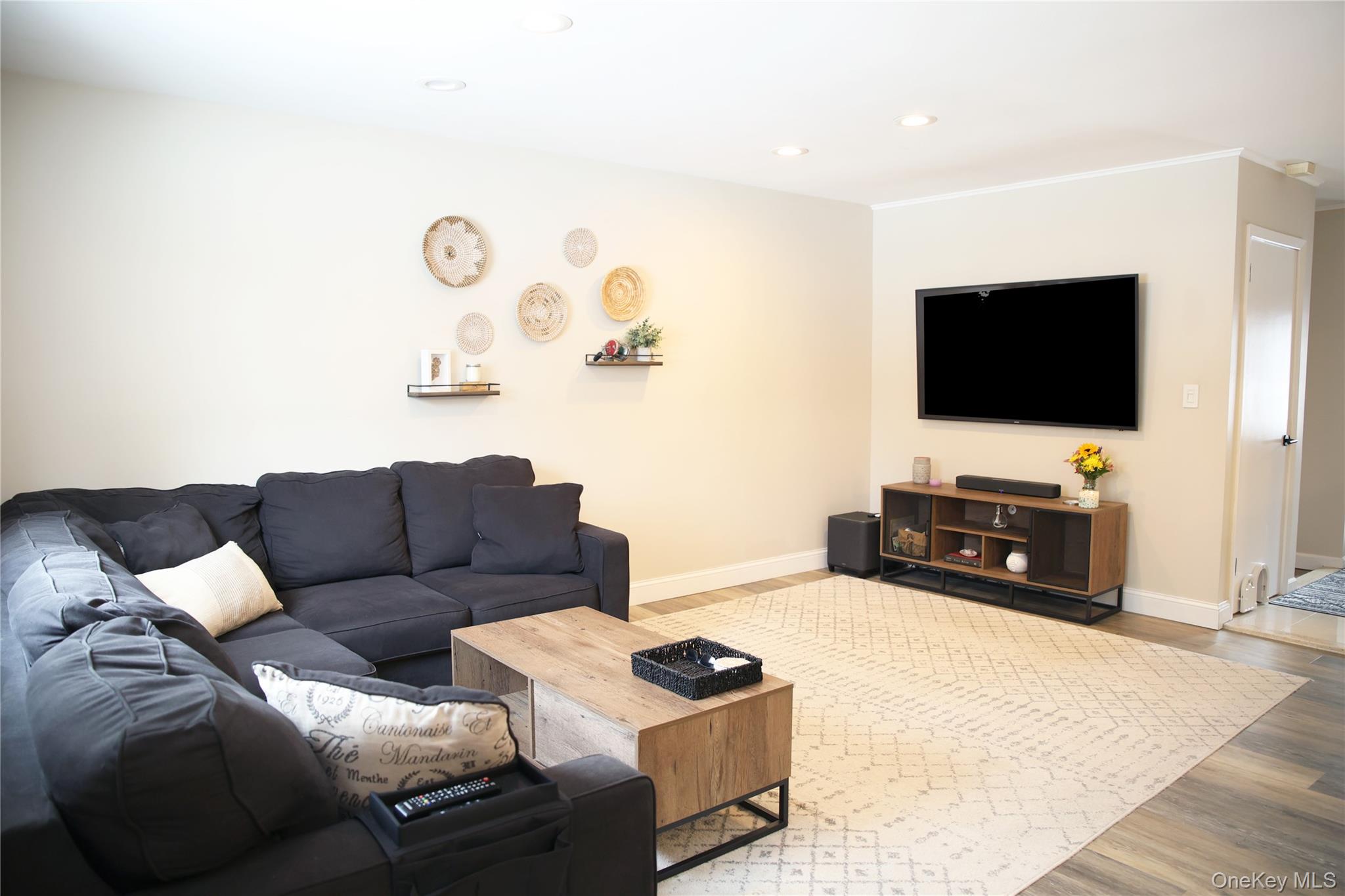 #5 photo, 22 Berkshire Road, West Babylon , NY 11704