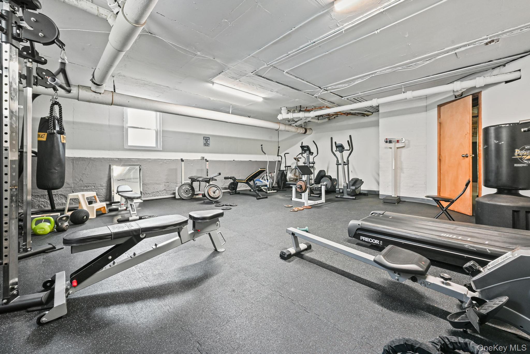 #11 photo, 185 Atlantic Avenue, Lynbrook , NY 11563