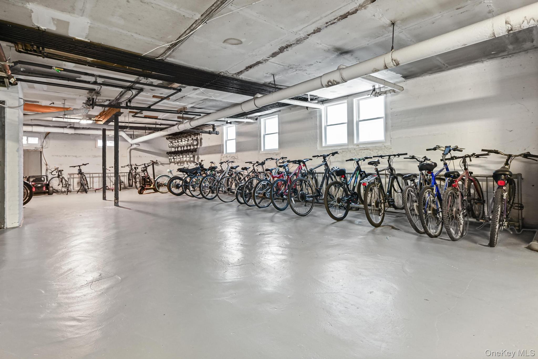 #13 photo, 185 Atlantic Avenue, Lynbrook , NY 11563