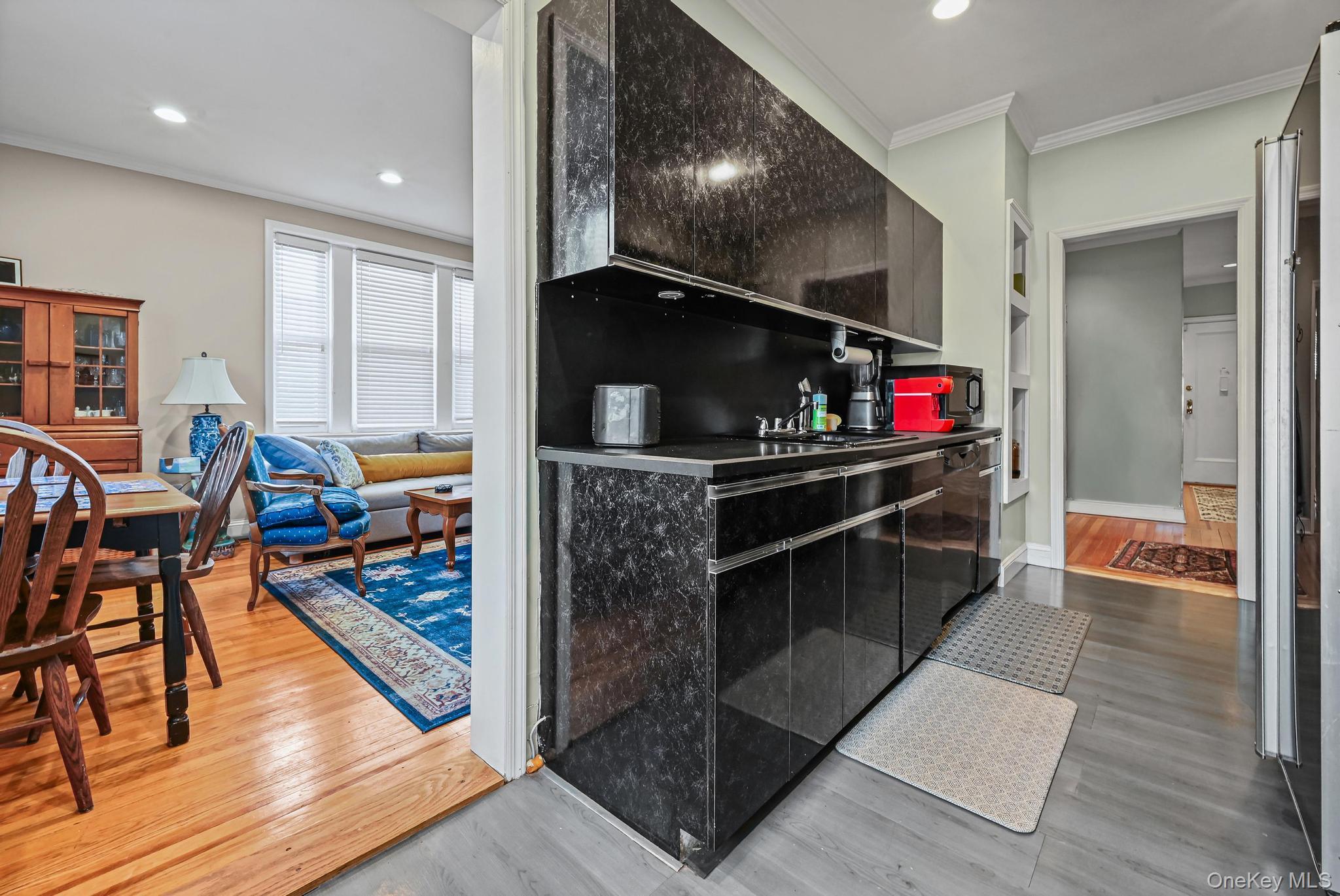 #5 photo, 185 Atlantic Avenue, Lynbrook , NY 11563