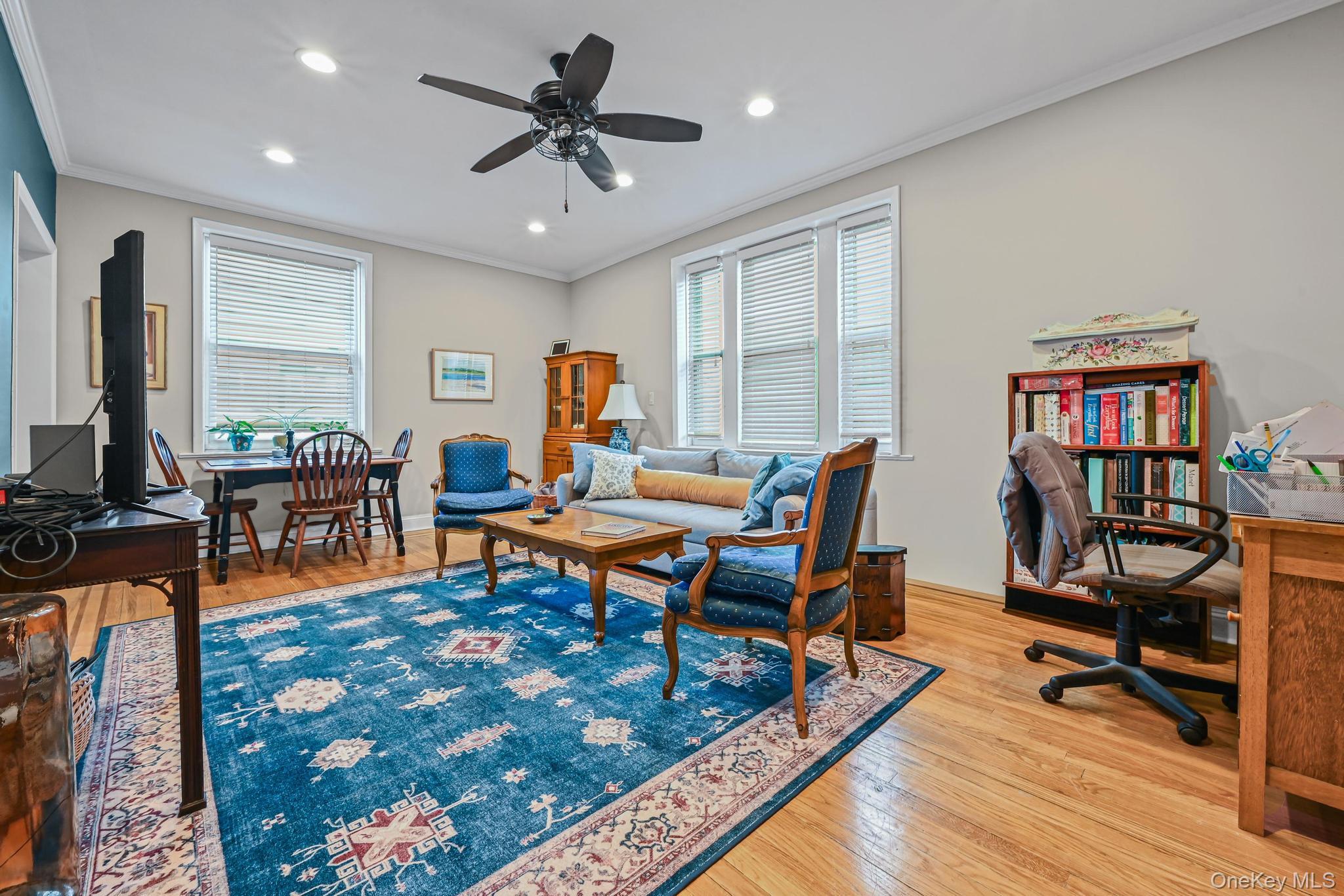 #7 photo, 185 Atlantic Avenue, Lynbrook , NY 11563