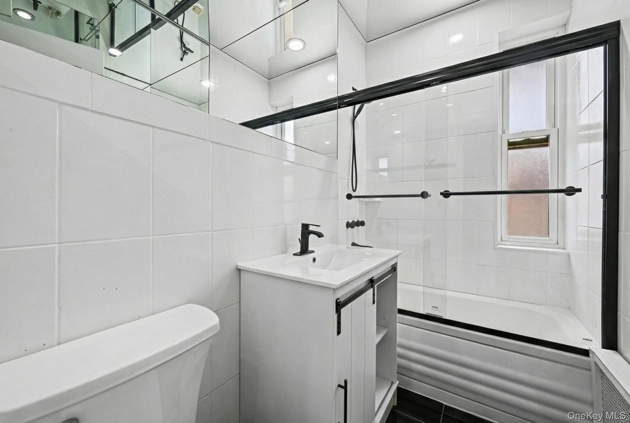 #8 photo, 185 Atlantic Avenue, Lynbrook , NY 11563