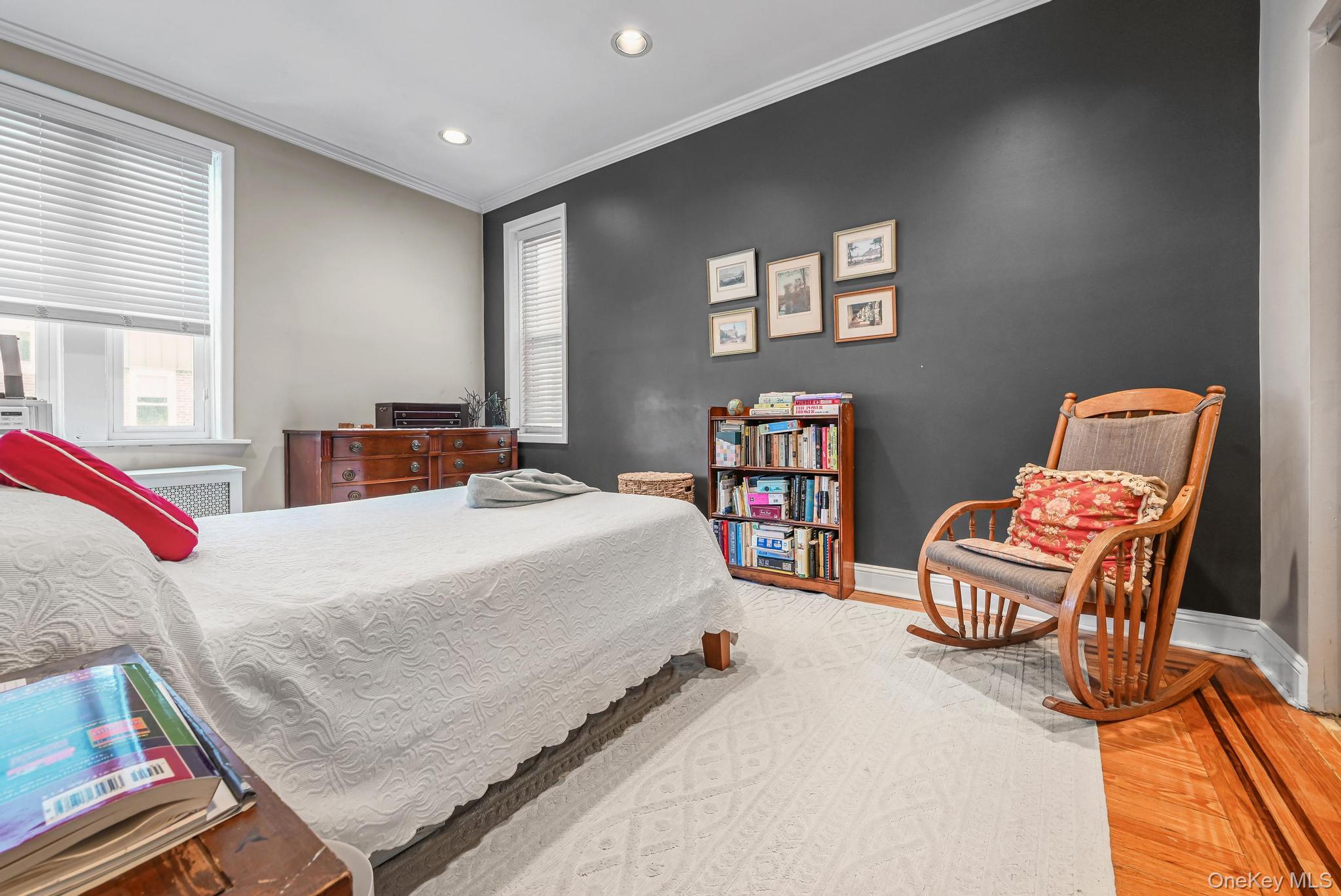 #9 photo, 185 Atlantic Avenue, Lynbrook , NY 11563