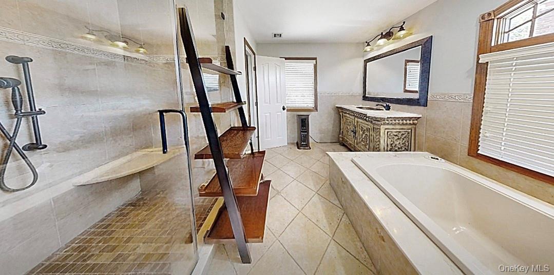 #17 photo, 405 Club Court, Oceanside , NY 11572