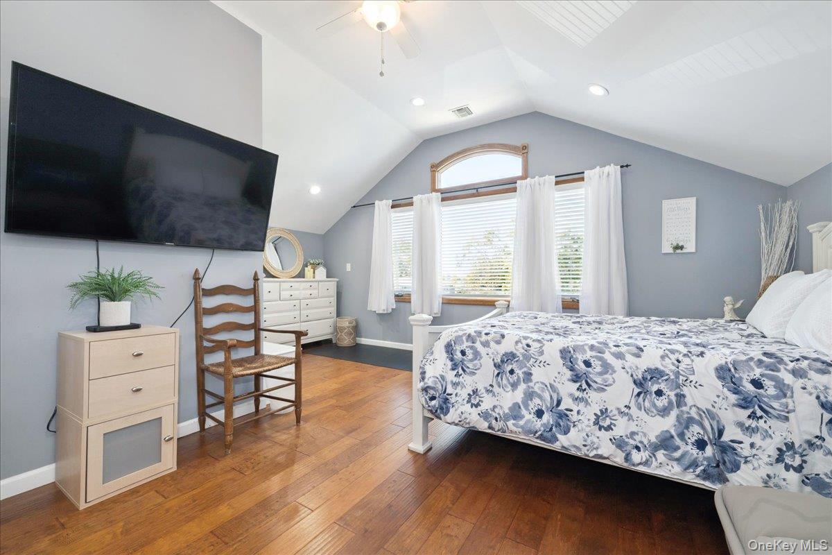 #18 photo, 405 Club Court, Oceanside , NY 11572