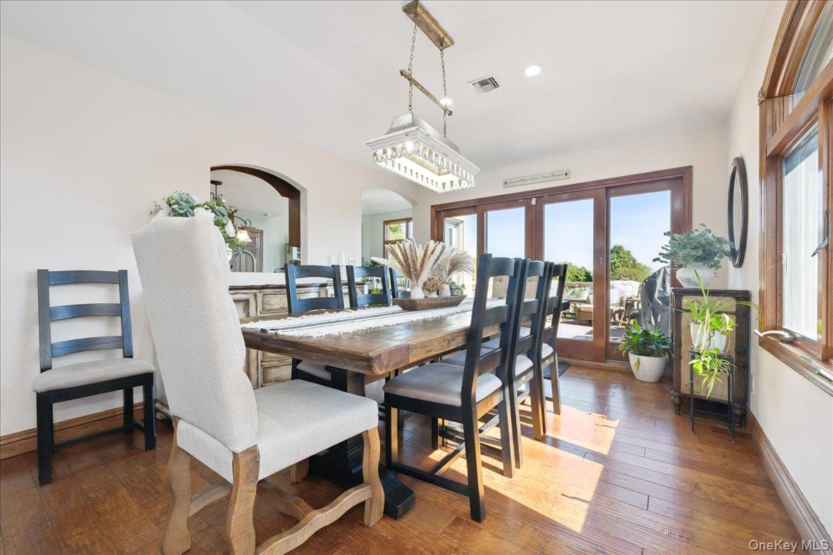 #5 photo, 405 Club Court, Oceanside , NY 11572