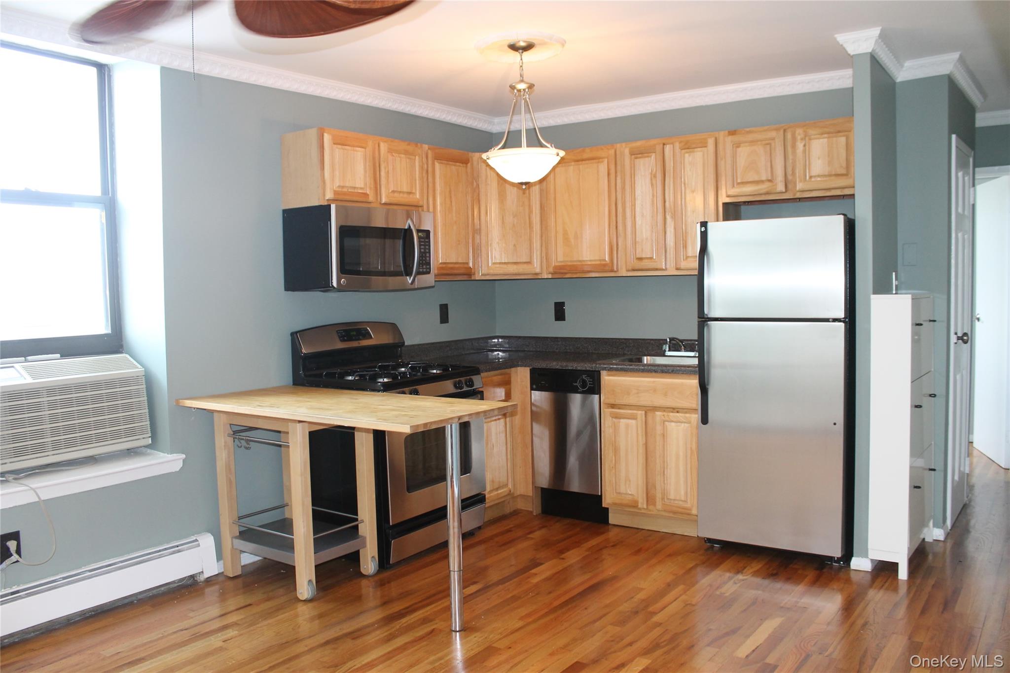 #1 photo, 14-23 31 Avenue, Astoria , NY 11102